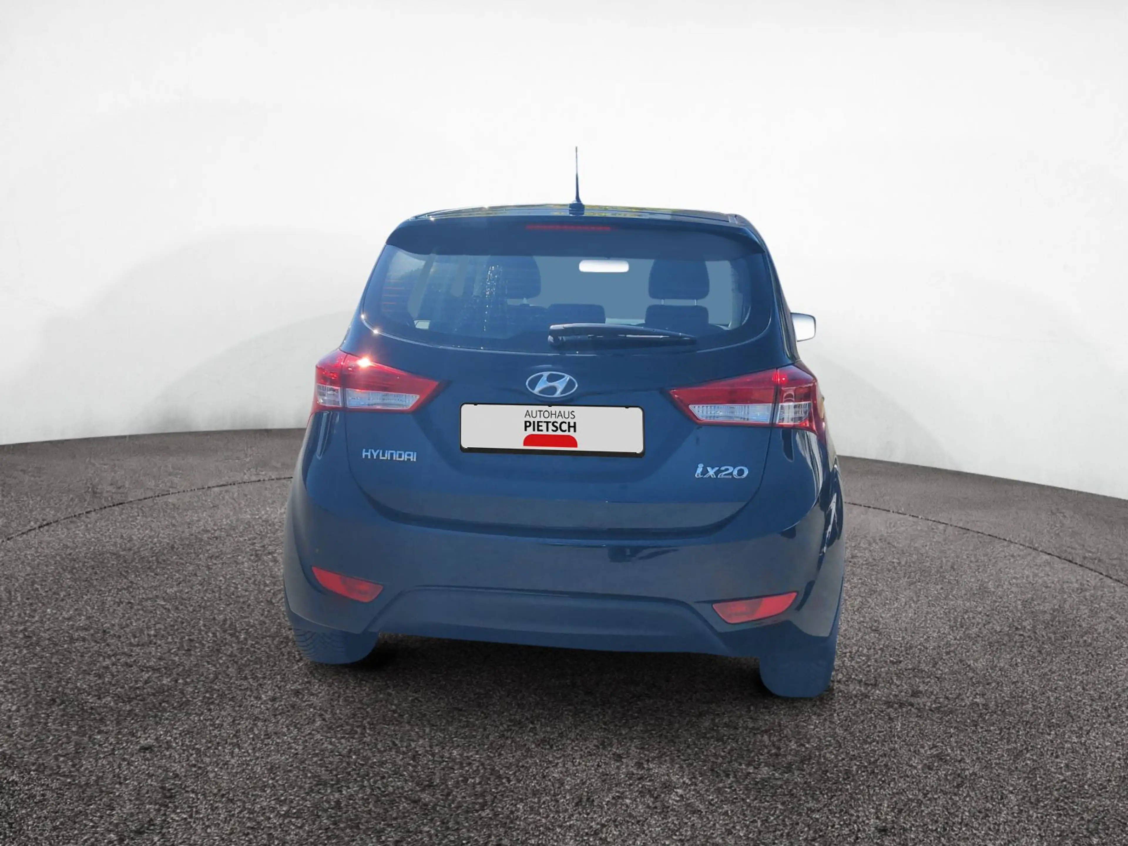 Hyundai iX20 1.6 Klima Isofix — photo 9