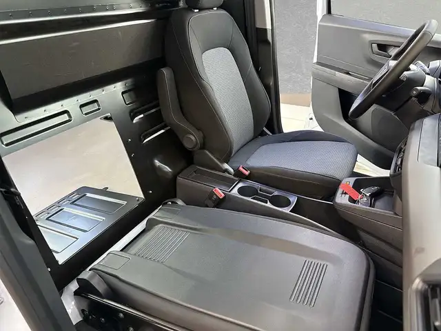 Ford E-Transit view 10