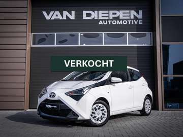 1.0 VVT-i x-play - Automaat l NAP l Camera l App C