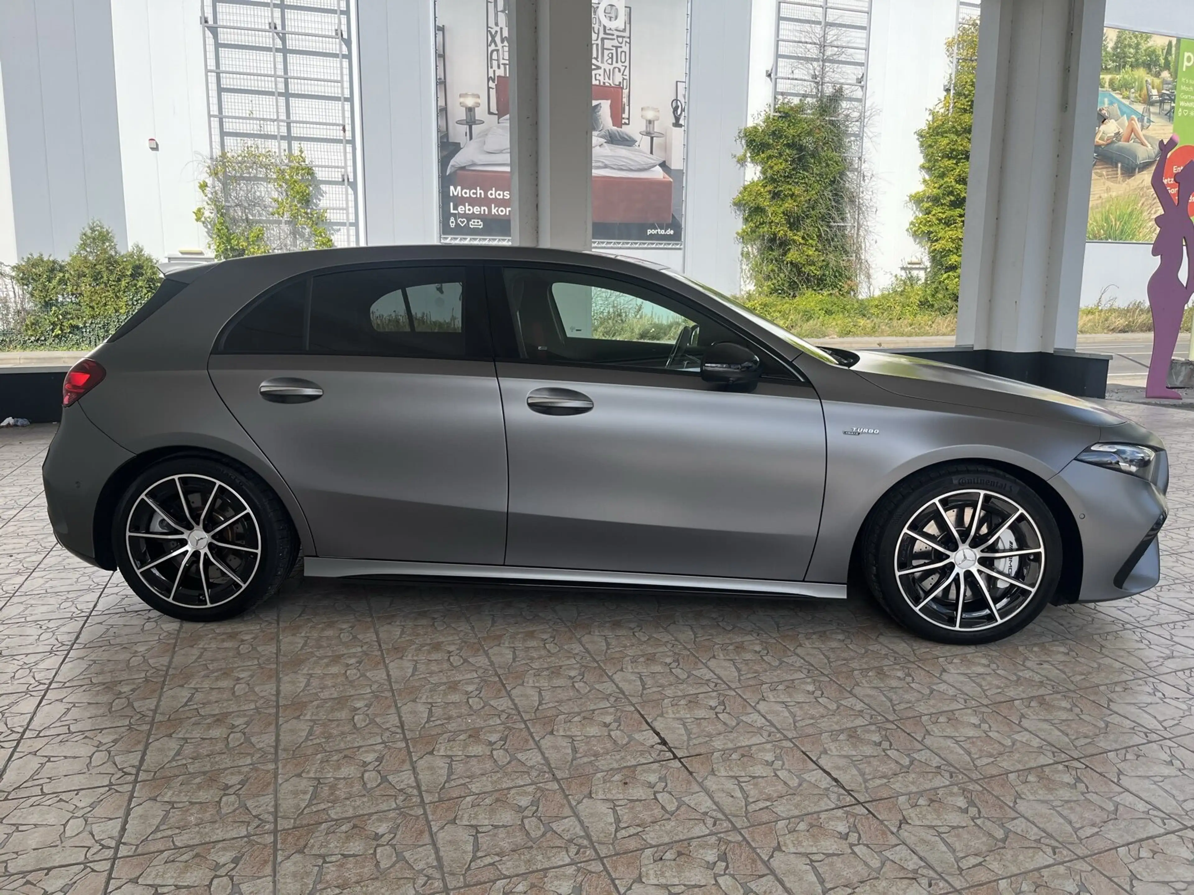 Mercedes-Benz A 35 AMG Mercedes-AMG A 35 4MATIC Kompaktlimousine Navi/BC — photo 4