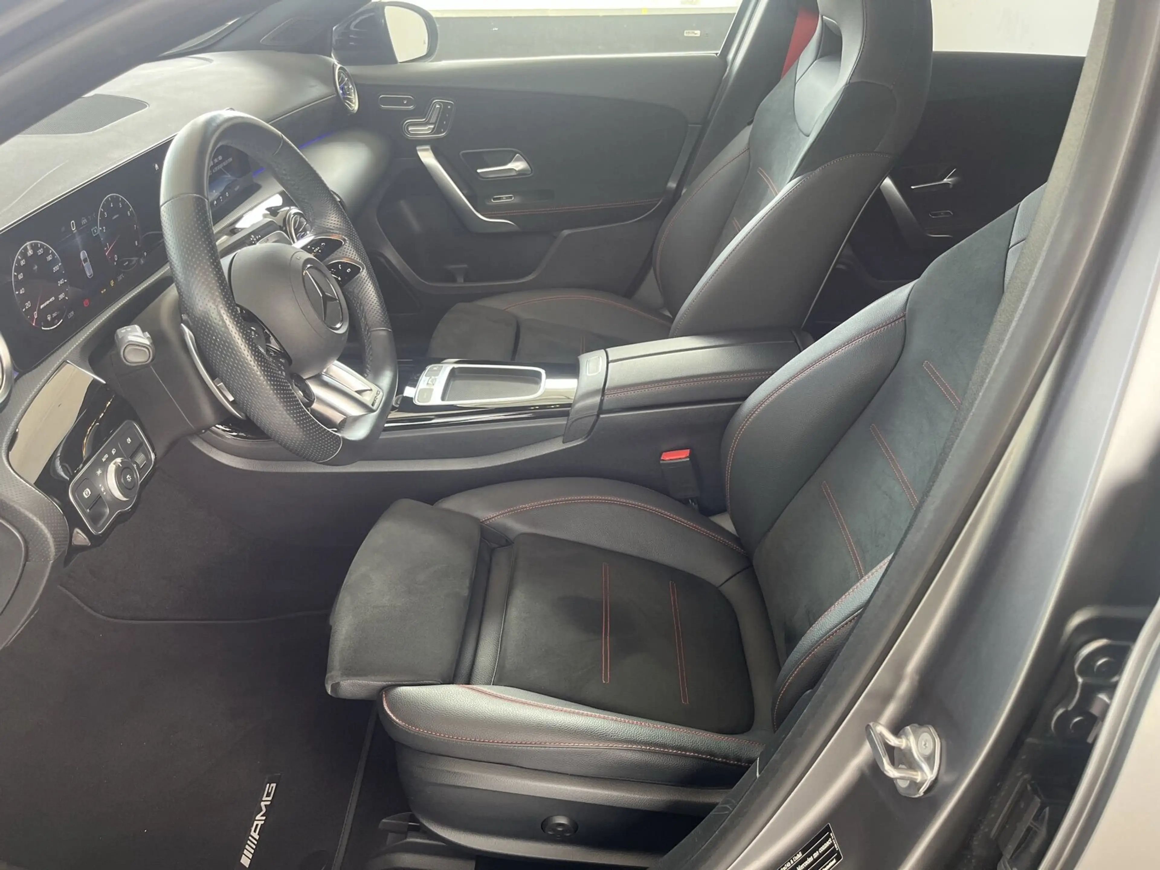 Mercedes-Benz A 35 AMG Mercedes-AMG A 35 4MATIC Kompaktlimousine Navi/BC — photo 10