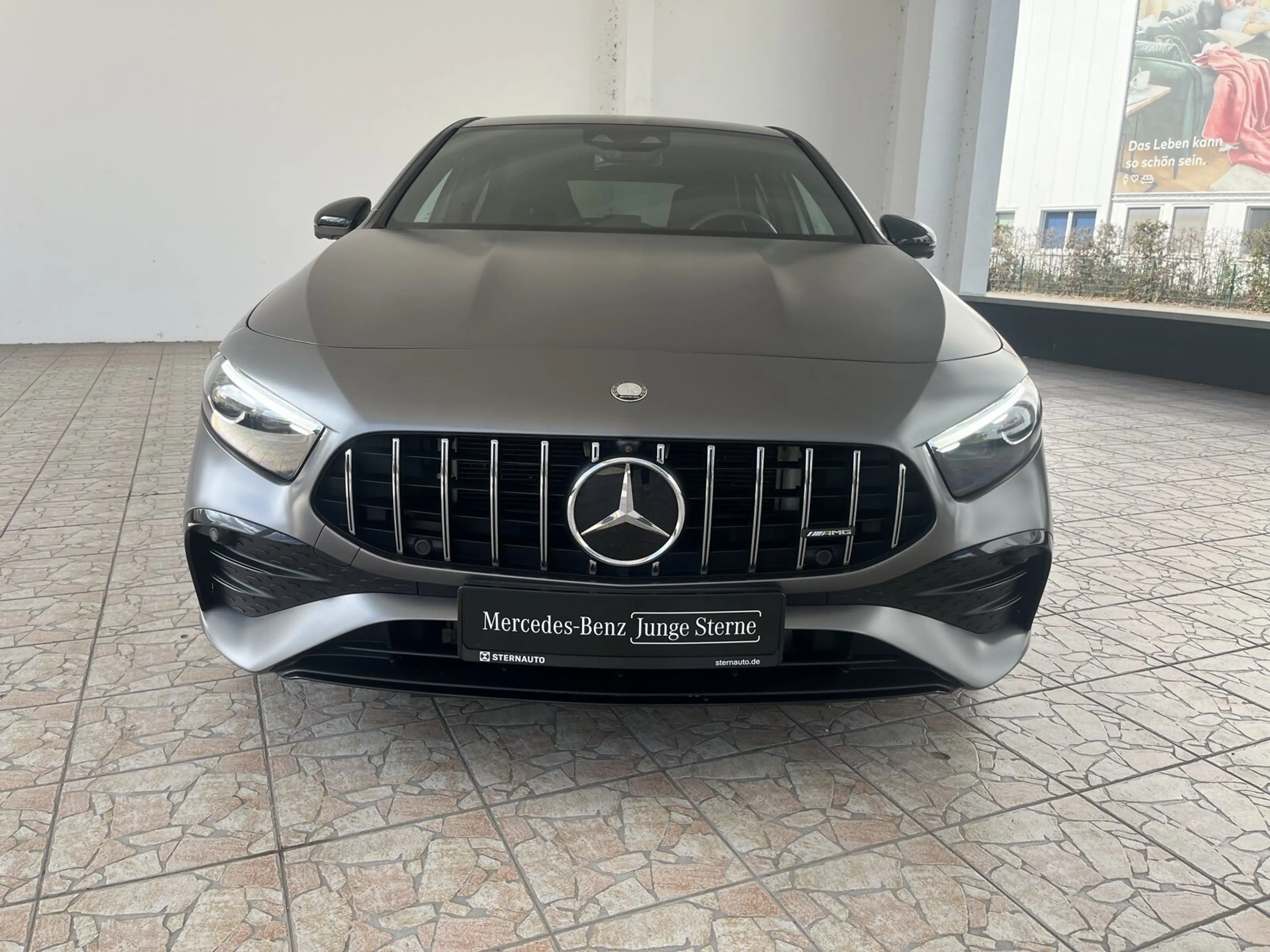 Mercedes-Benz A 35 AMG Mercedes-AMG A 35 4MATIC Kompaktlimousine Navi/BC — photo 2