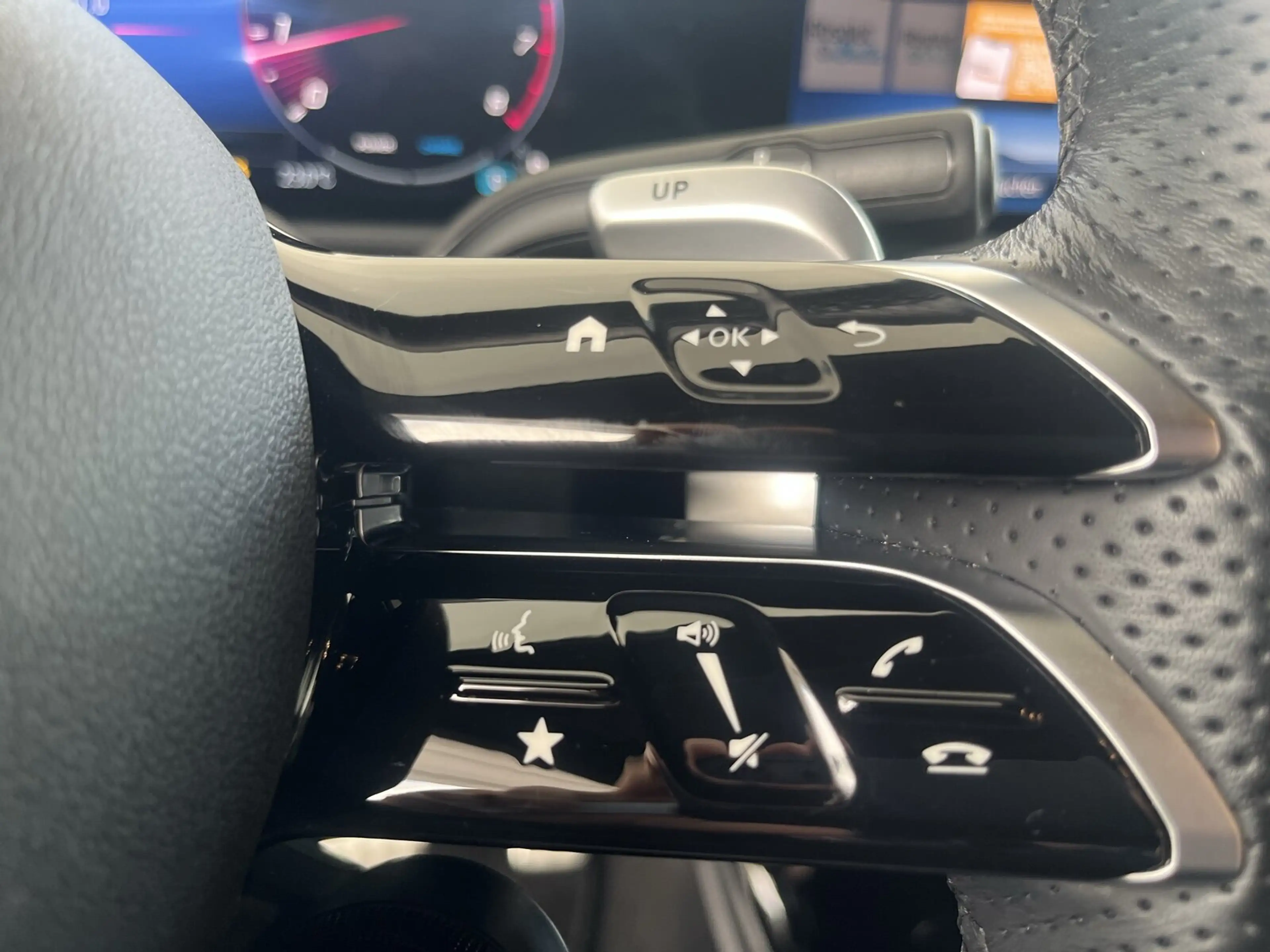 Mercedes-Benz A 35 AMG Mercedes-AMG A 35 4MATIC Kompaktlimousine Navi/BC — photo 14