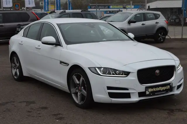 Jaguar XE 20t 200PS Prestige Automatik & TÜV NEU