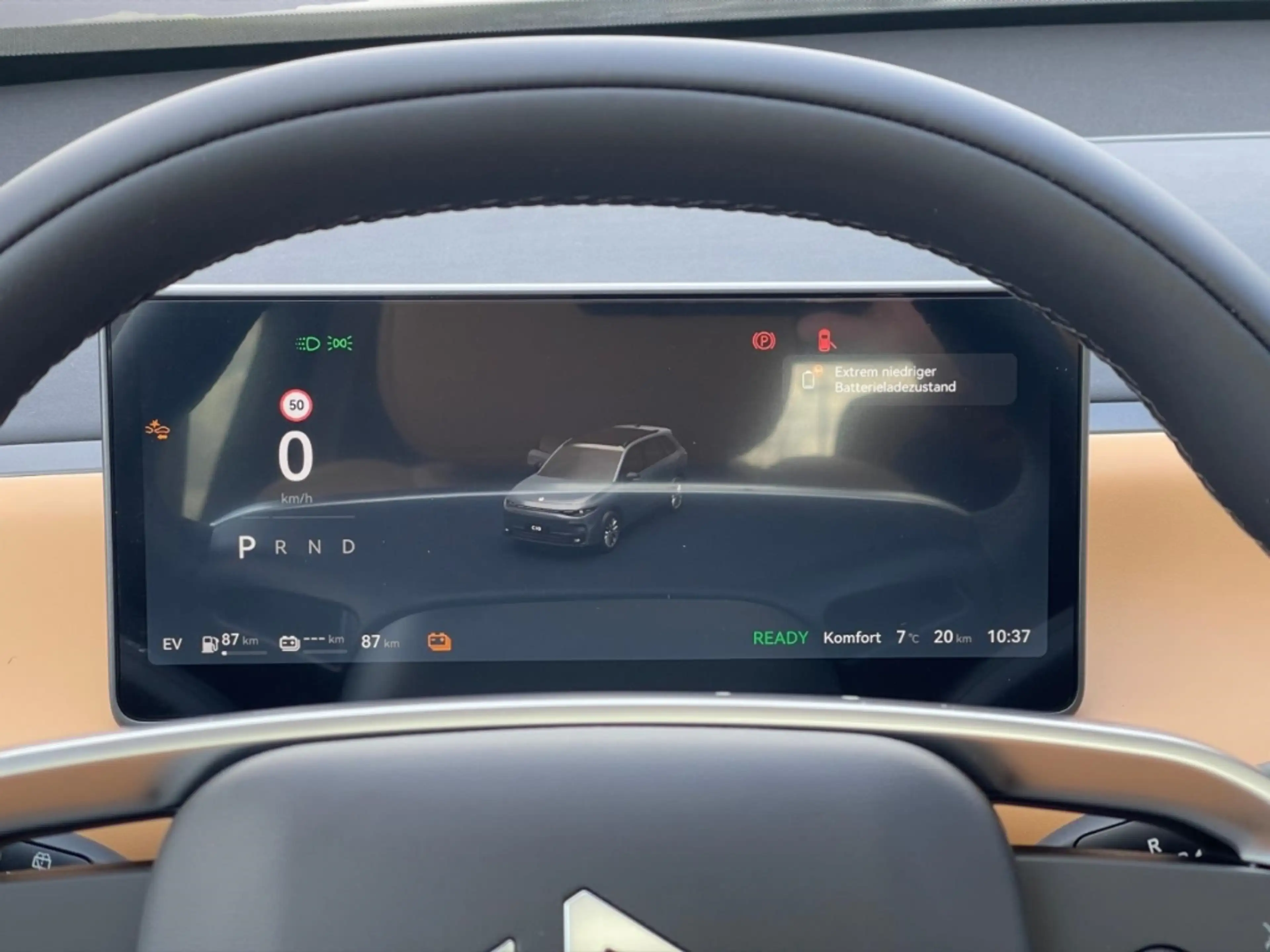 Leapmotor C10 REEV DESIGN, 215 PS, 950 km Reichweite, Vollaussta — photo 15