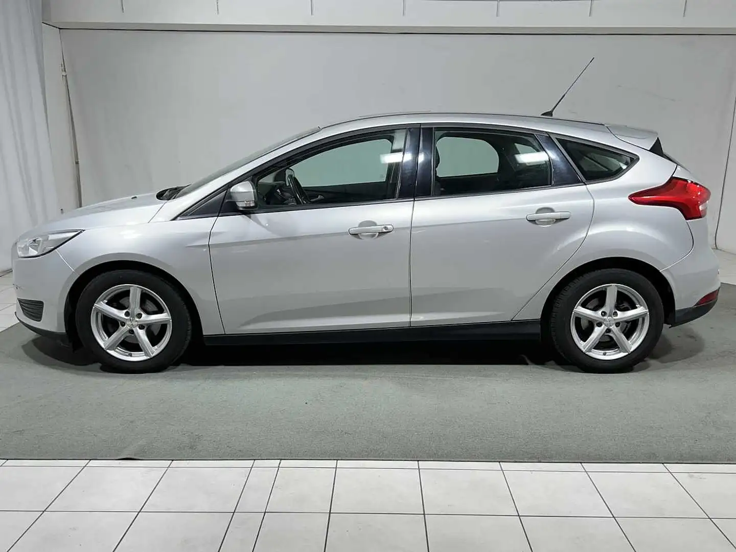 Ford Focus 1.5 TDCi 120 CV Start&Stop Business Argento - 2