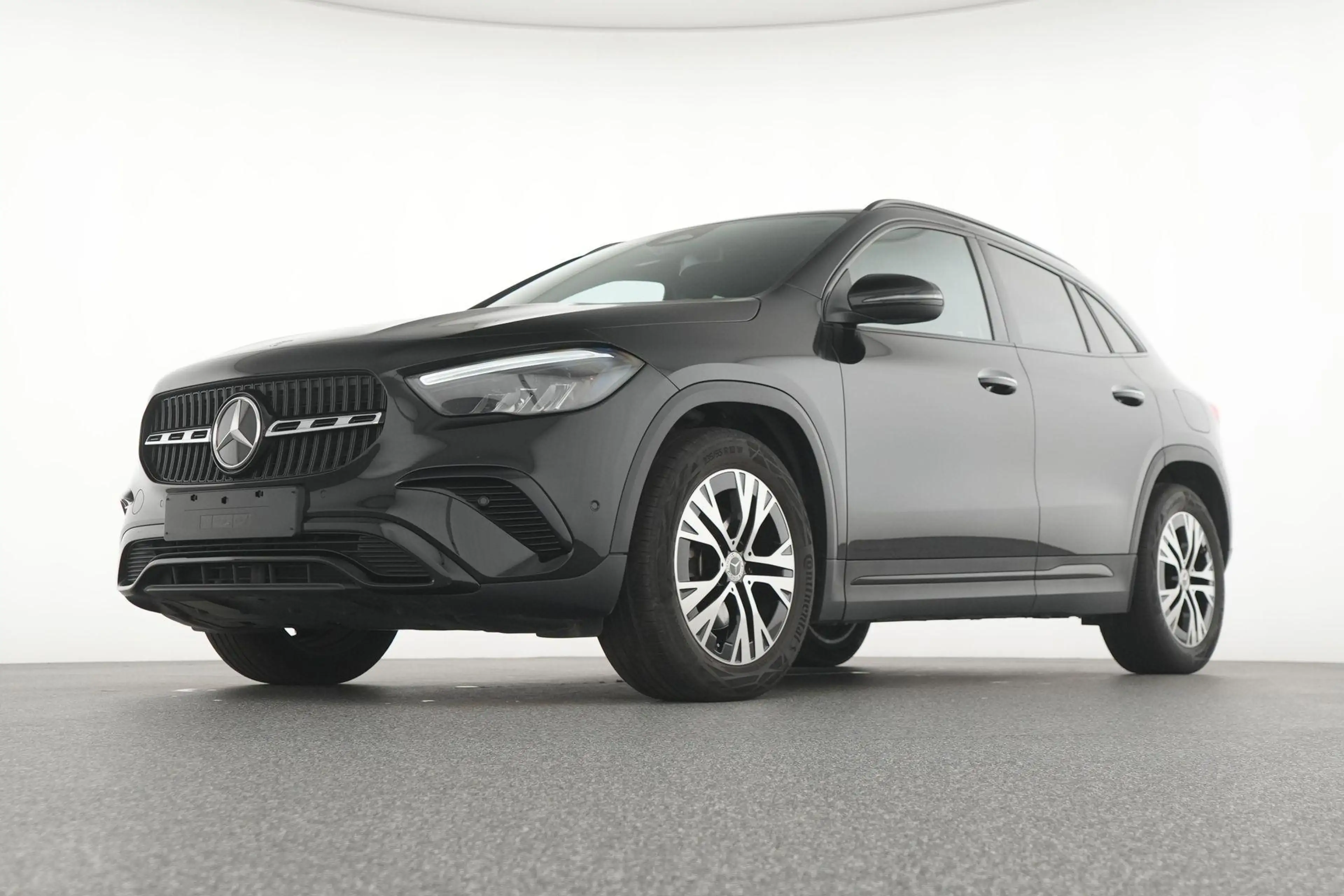 Mercedes-Benz GLA 180 d Luxury Line - Pack Night — photo 10