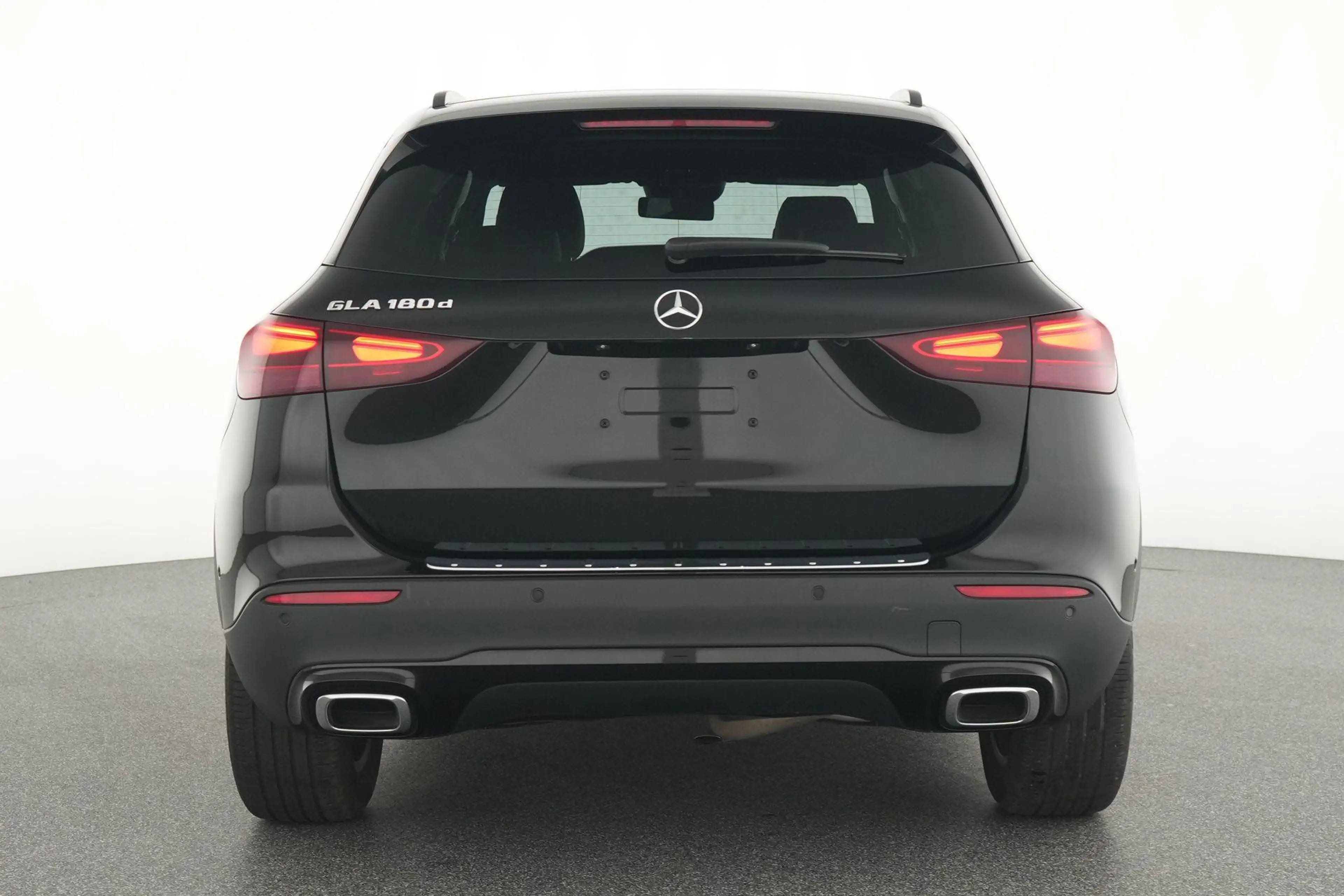 Mercedes-Benz GLA 180 d Luxury Line - Pack Night — photo 7