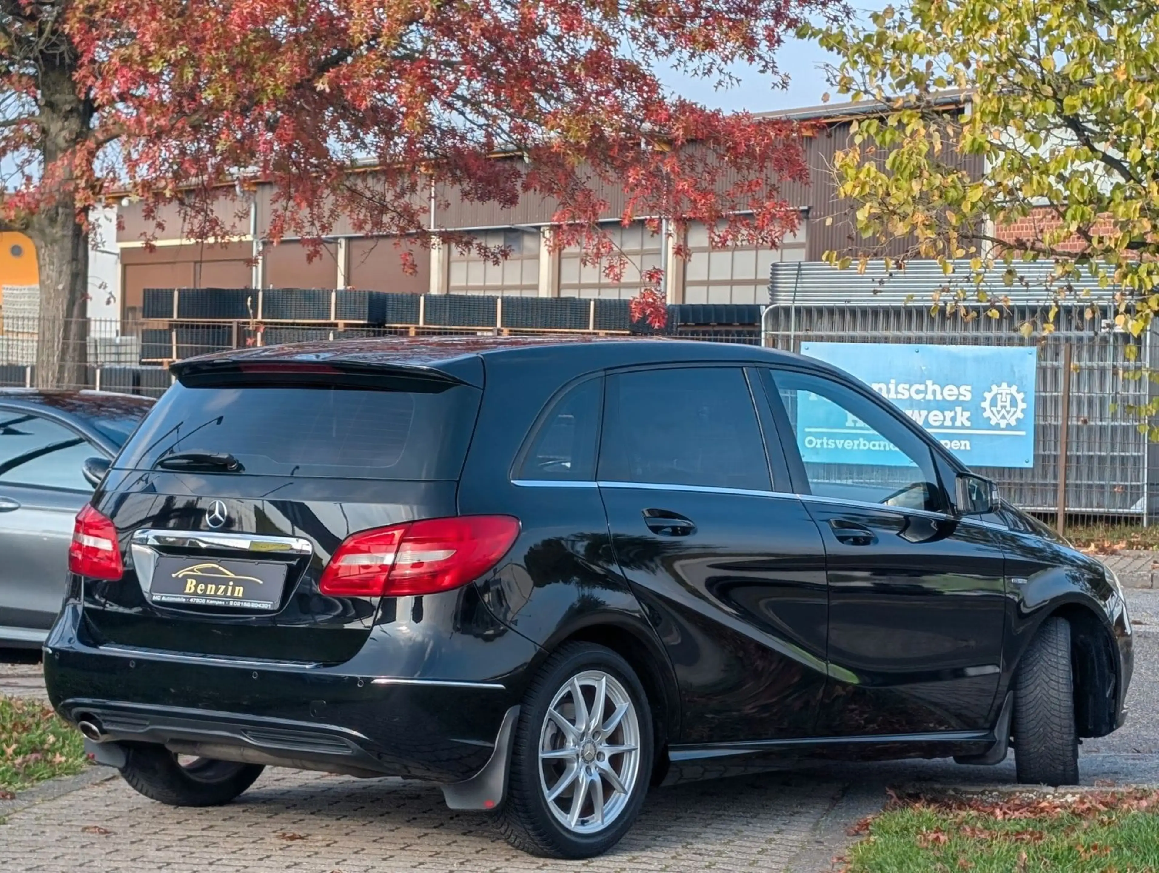 Mercedes-Benz B 200 *TEILLEDER*PDC V-H*NAVI*SHZ*BLUETOOTH !! — photo 4