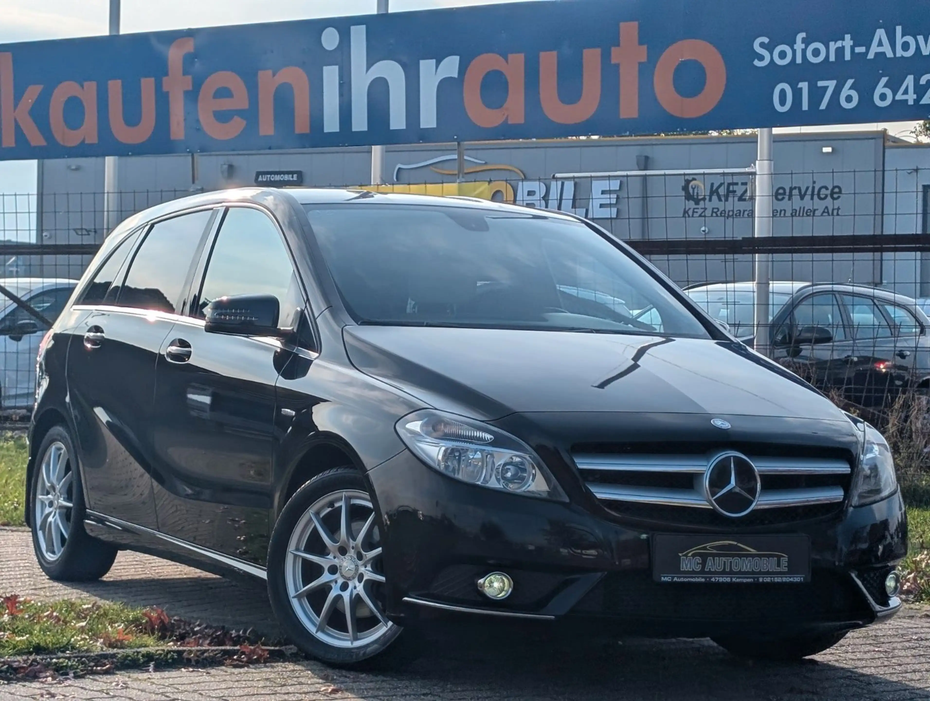 Mercedes-Benz B 200 *TEILLEDER*PDC V-H*NAVI*SHZ*BLUETOOTH !! — photo 2