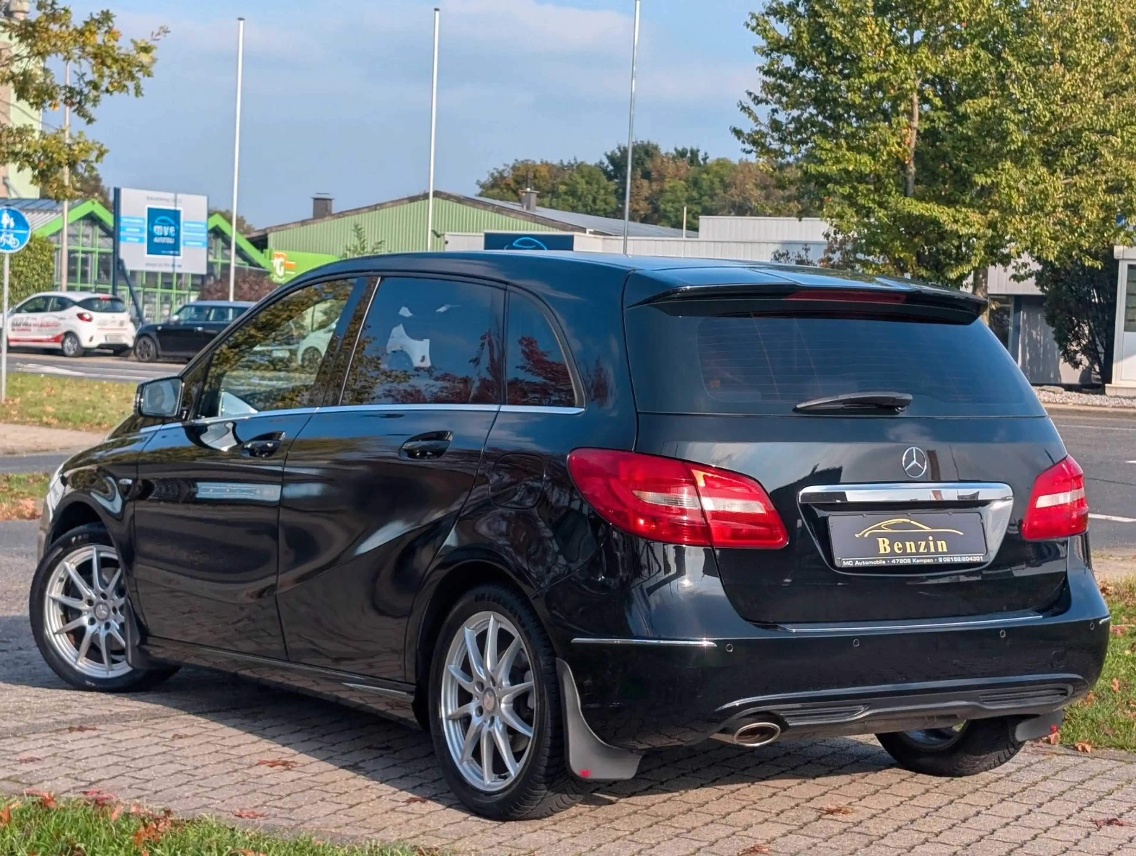 Mercedes-Benz B 200 *TEILLEDER*PDC V-H*NAVI*SHZ*BLUETOOTH !! — photo 5