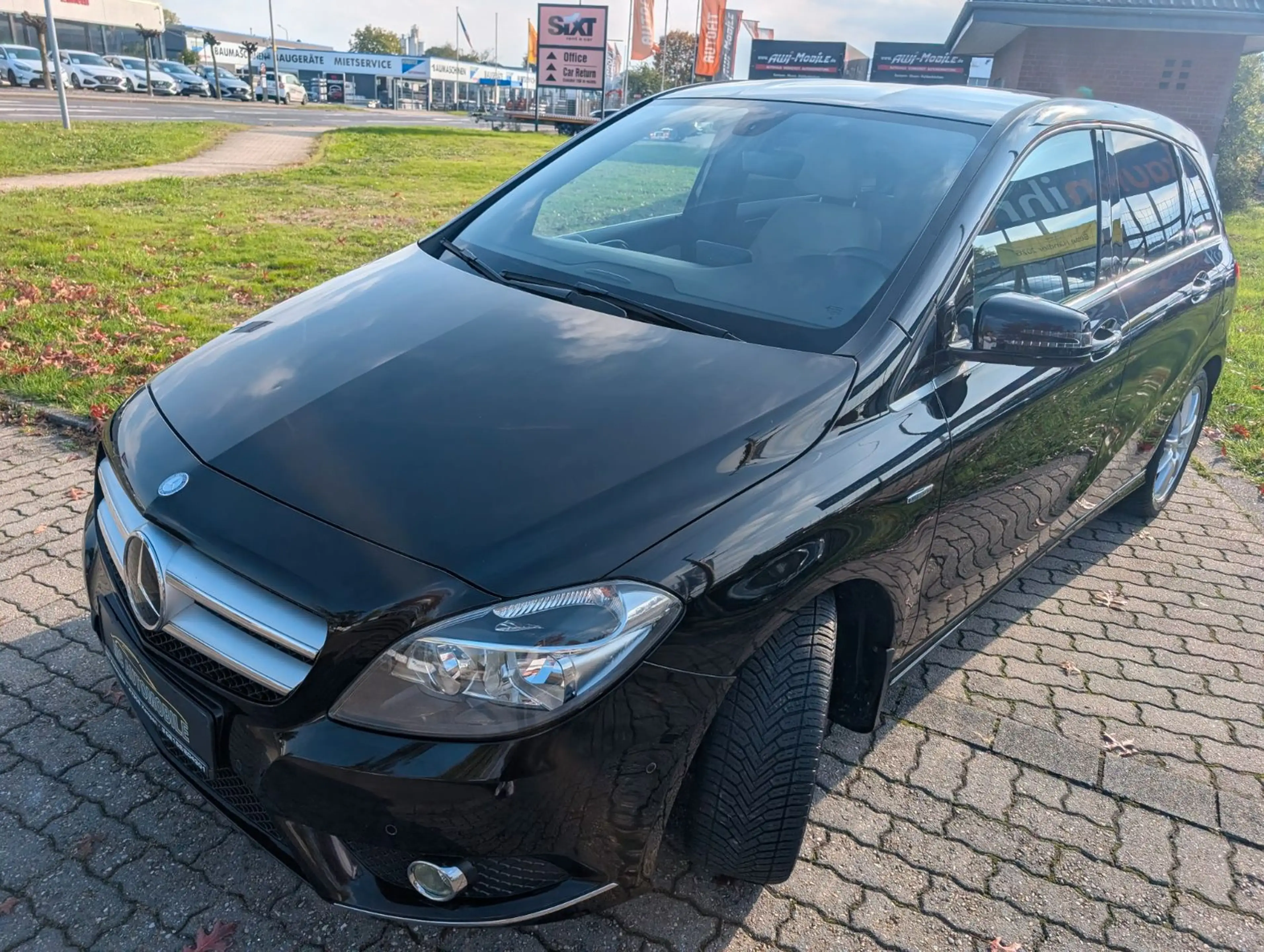 Mercedes-Benz B 200 *TEILLEDER*PDC V-H*NAVI*SHZ*BLUETOOTH !! — photo 7