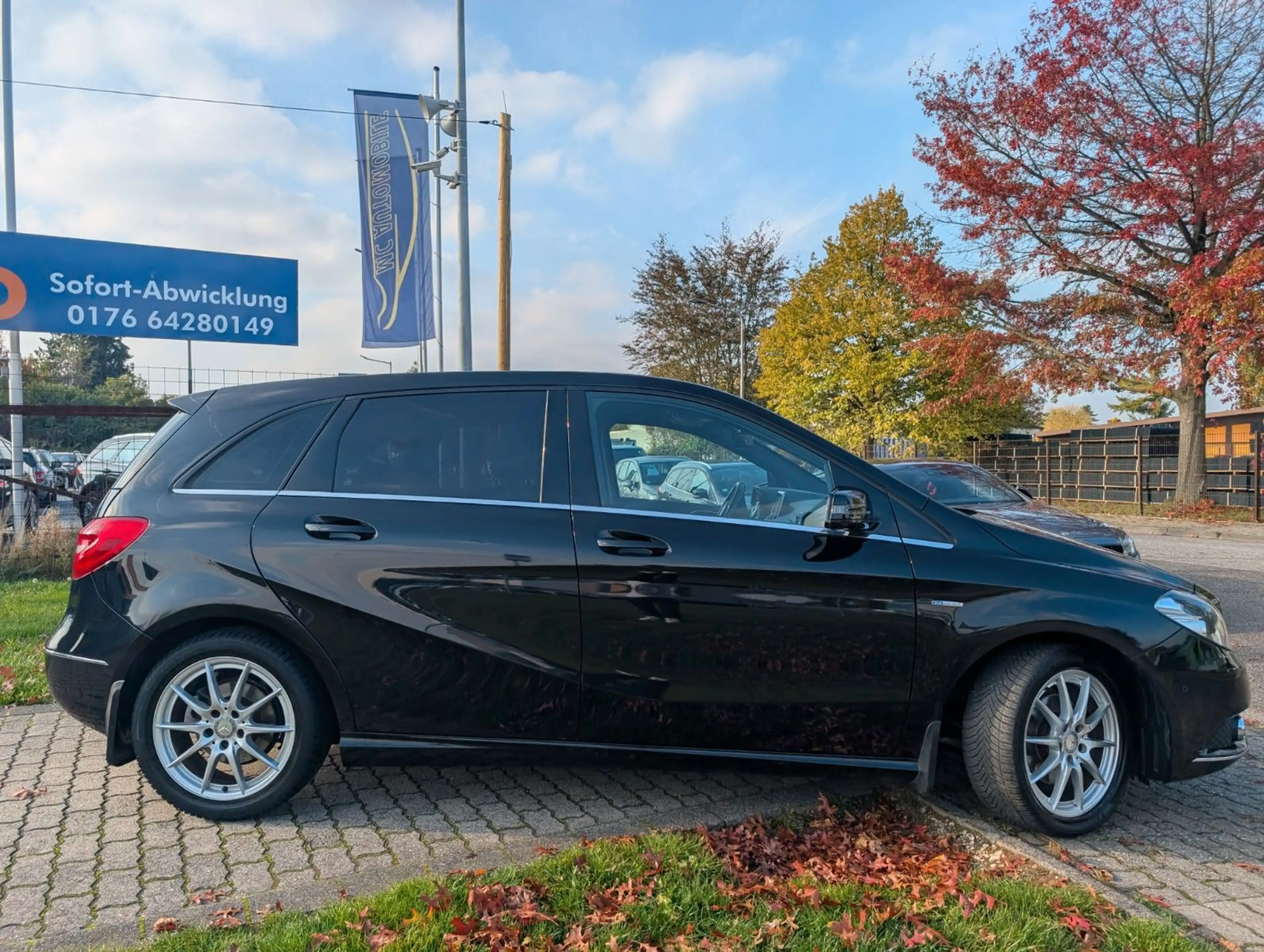 Mercedes-Benz B 200 *TEILLEDER*PDC V-H*NAVI*SHZ*BLUETOOTH !! — photo 11