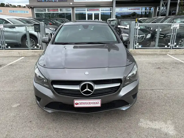 Mercedes-Benz CLA 180 CLA Shooting Brake - X117 Shooting Brake d Business auto