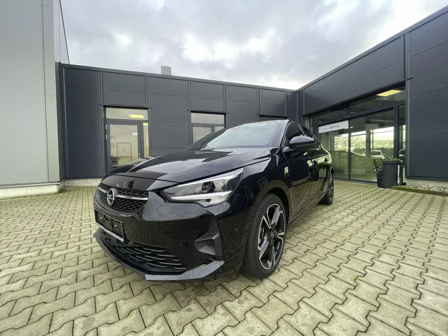 Opel Corsa F GS Line Automatik Navi/RFK/LED Schwarz - 1