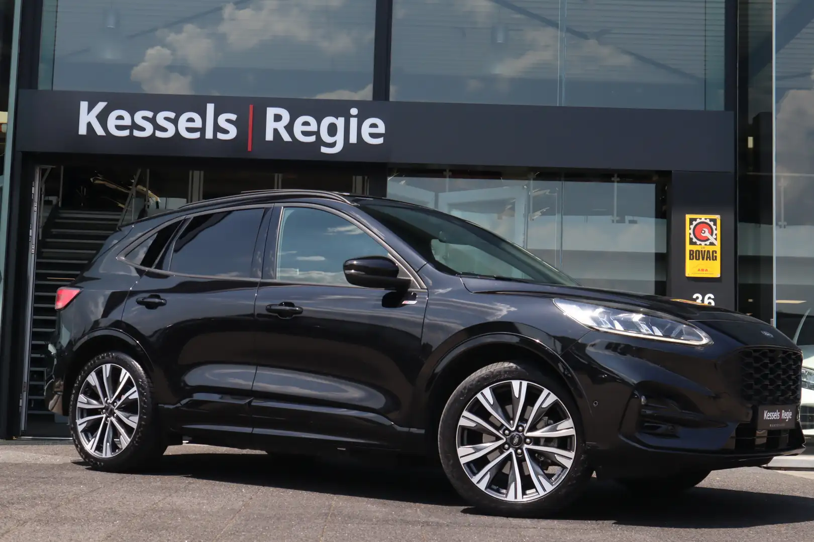 Ford Kuga 2.5 PHEV ST-Line X Panoramadak Led Navi Elec.trekh Zwart - 2