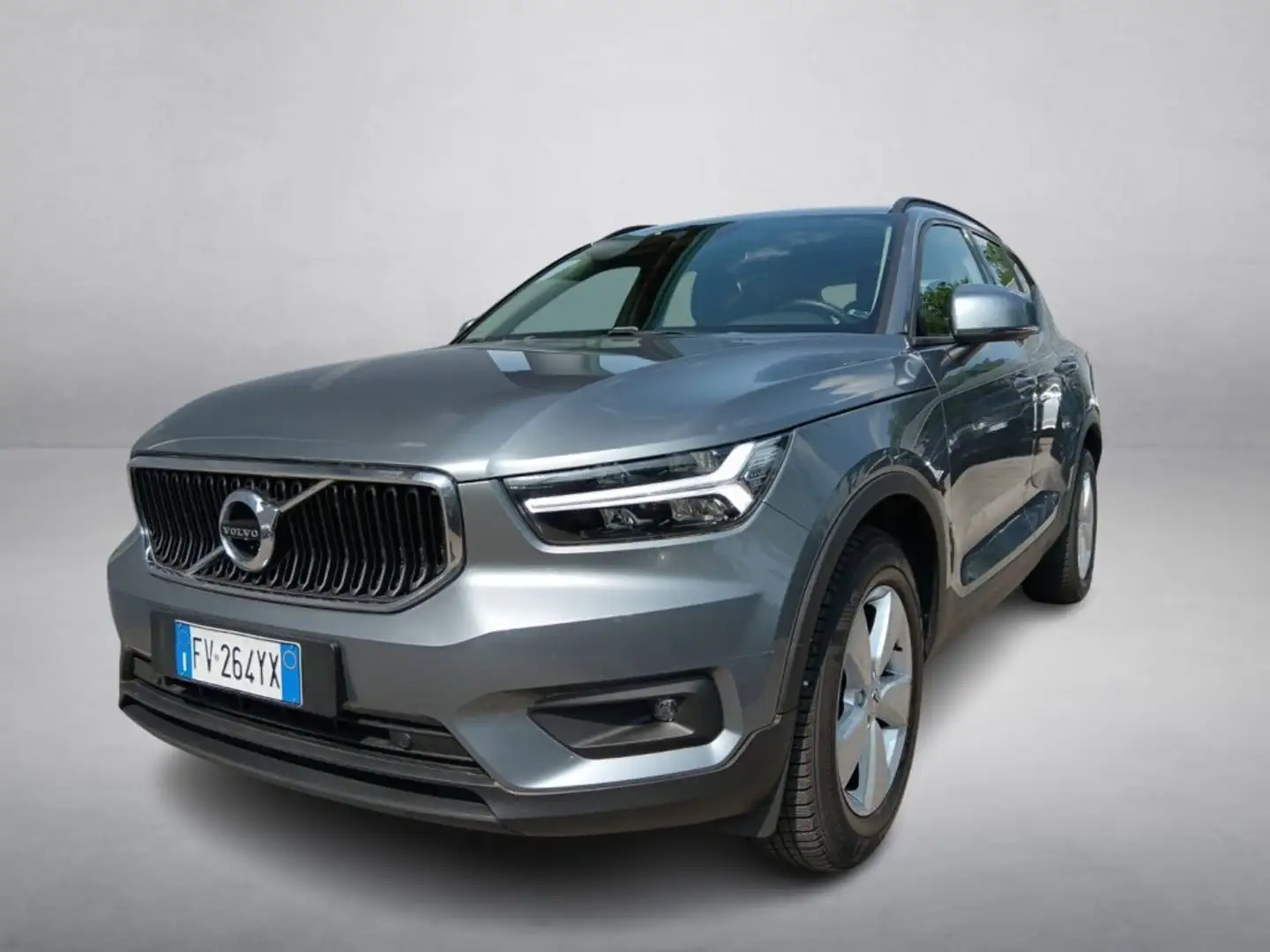 Volvo XC40 D3 AWD Geartronic Business Grigio - 1