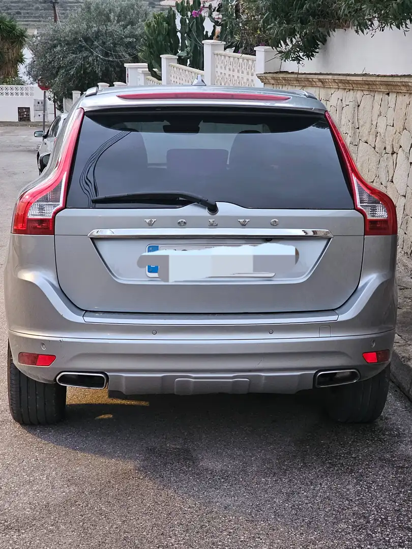 Volvo XC60 XC60 D3 Momentum Aut. 136 Momentum Plateado - 2