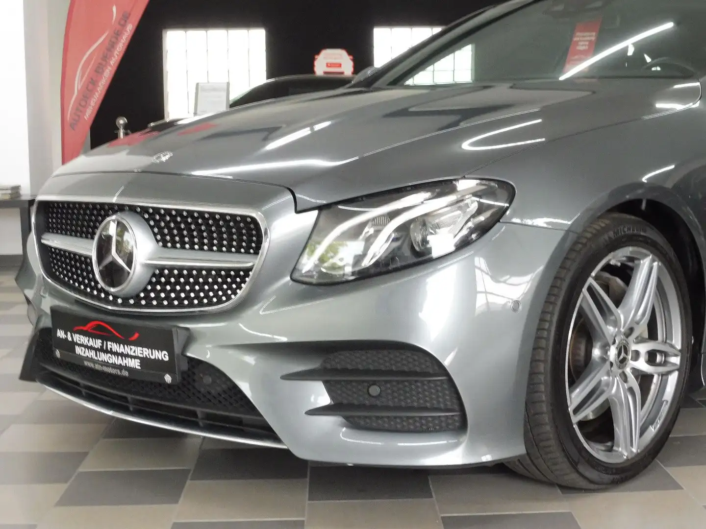Mercedes-Benz E 300 E300 Coupe AMG/Pano/TW-Ass/Burmester/Kam/Distro Grau - 1