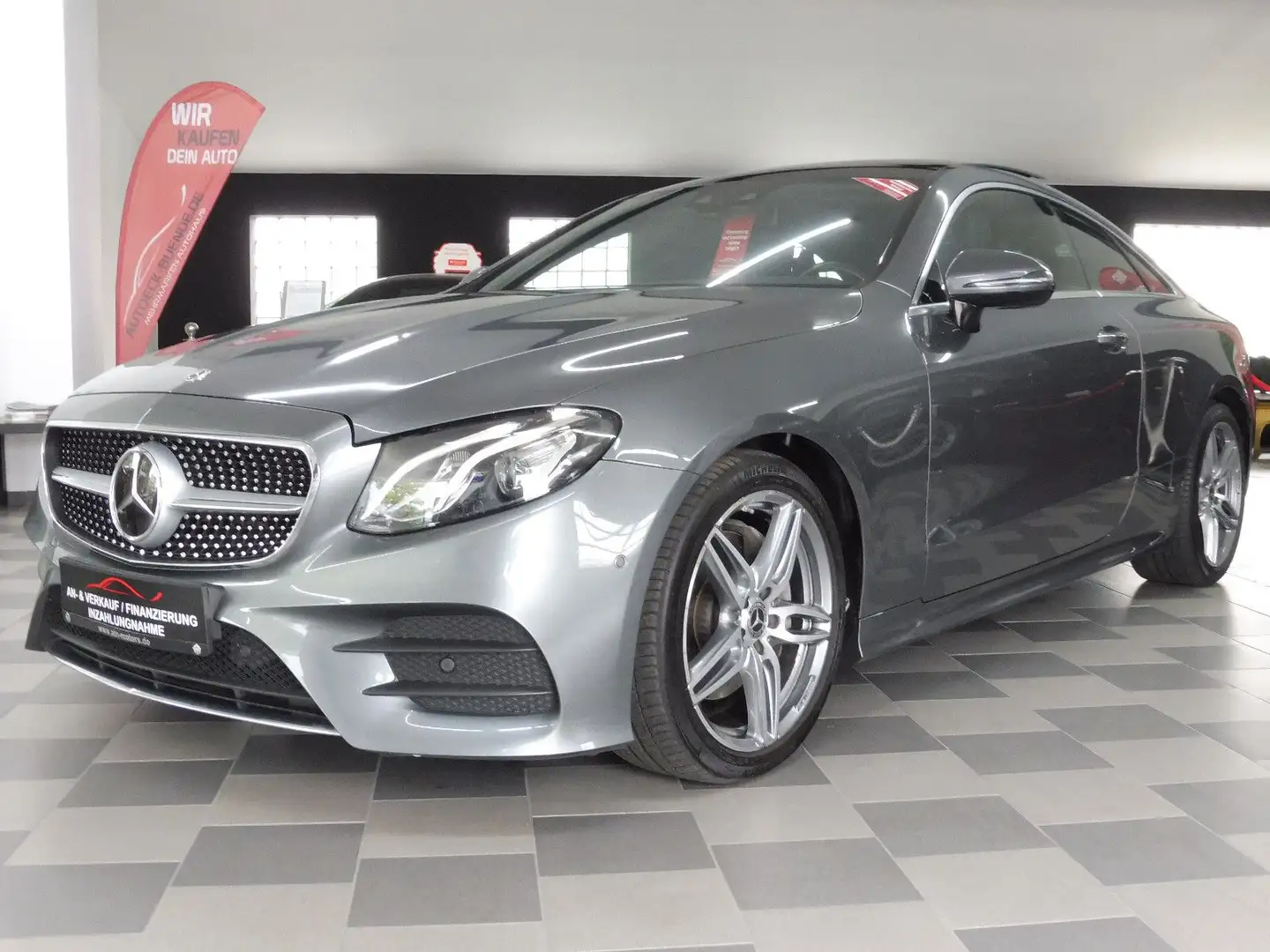 Mercedes-Benz E 300 E300 Coupe AMG/Pano/TW-Ass/Burmester/Kam/Distro Grau - 2
