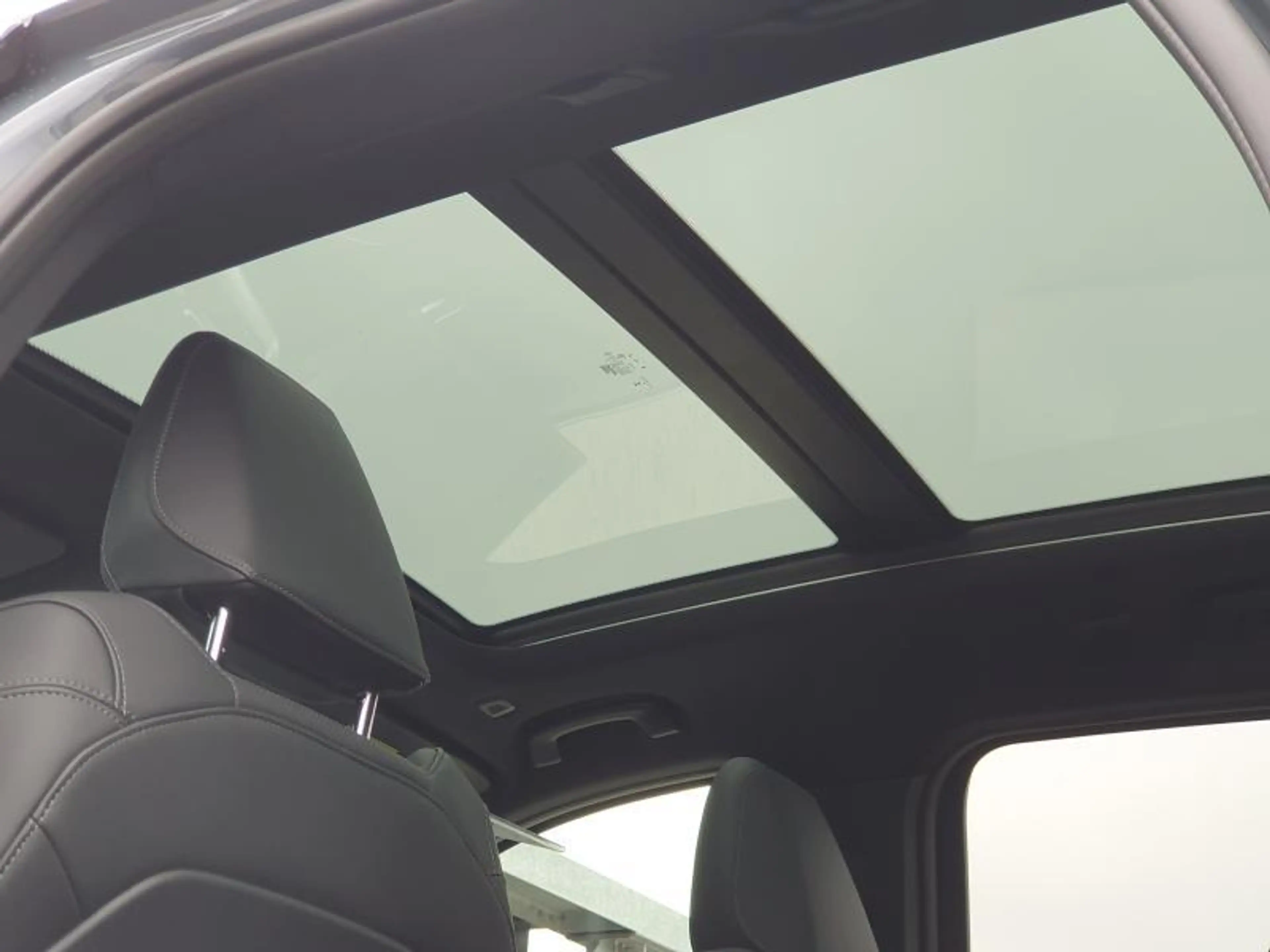 BMW iX1 M SPORT PRO - PANO - HARMAN KARDON - eDrive20 — photo 14