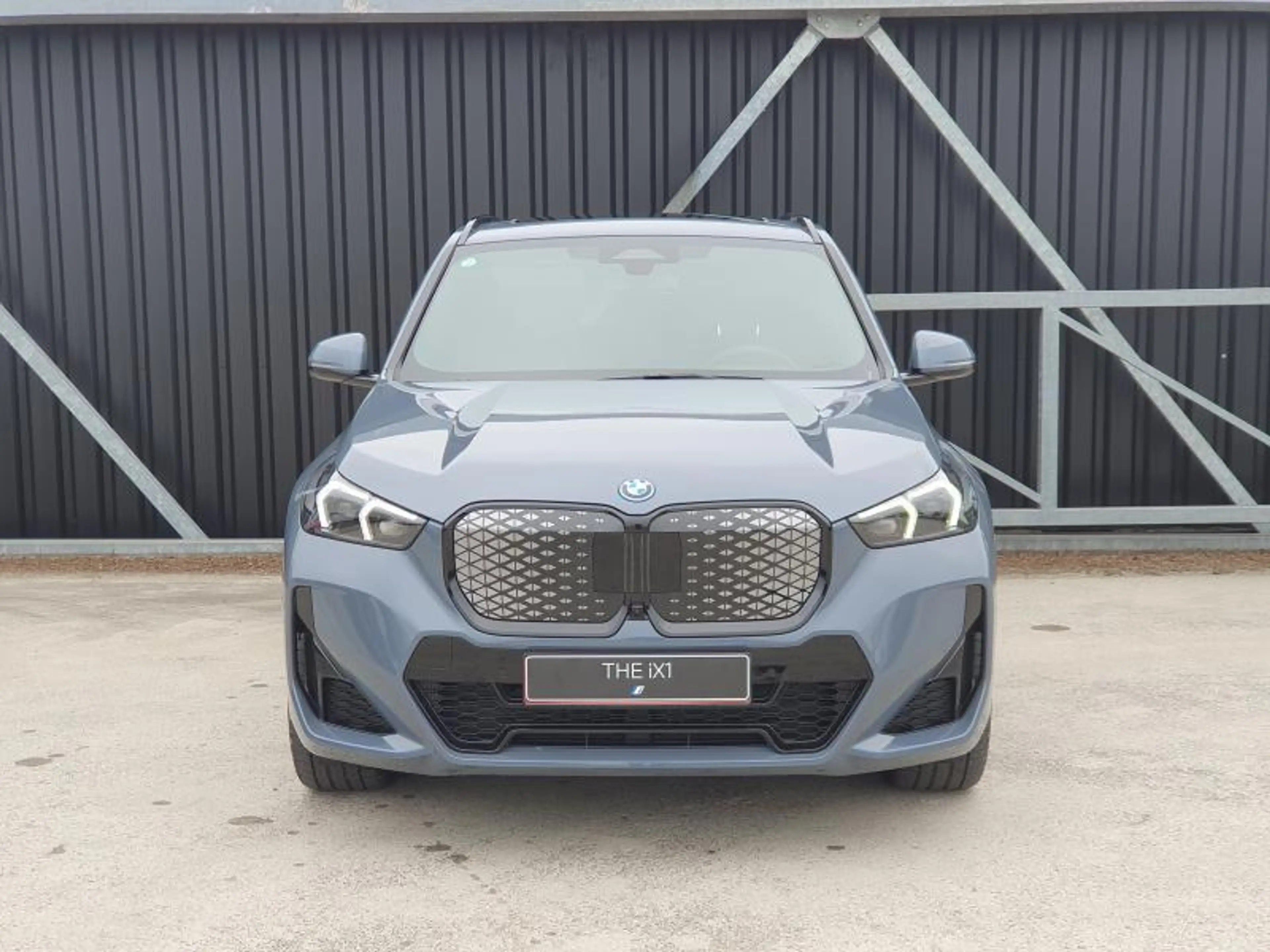 BMW iX1 M SPORT PRO - PANO - HARMAN KARDON - eDrive20 — photo 6