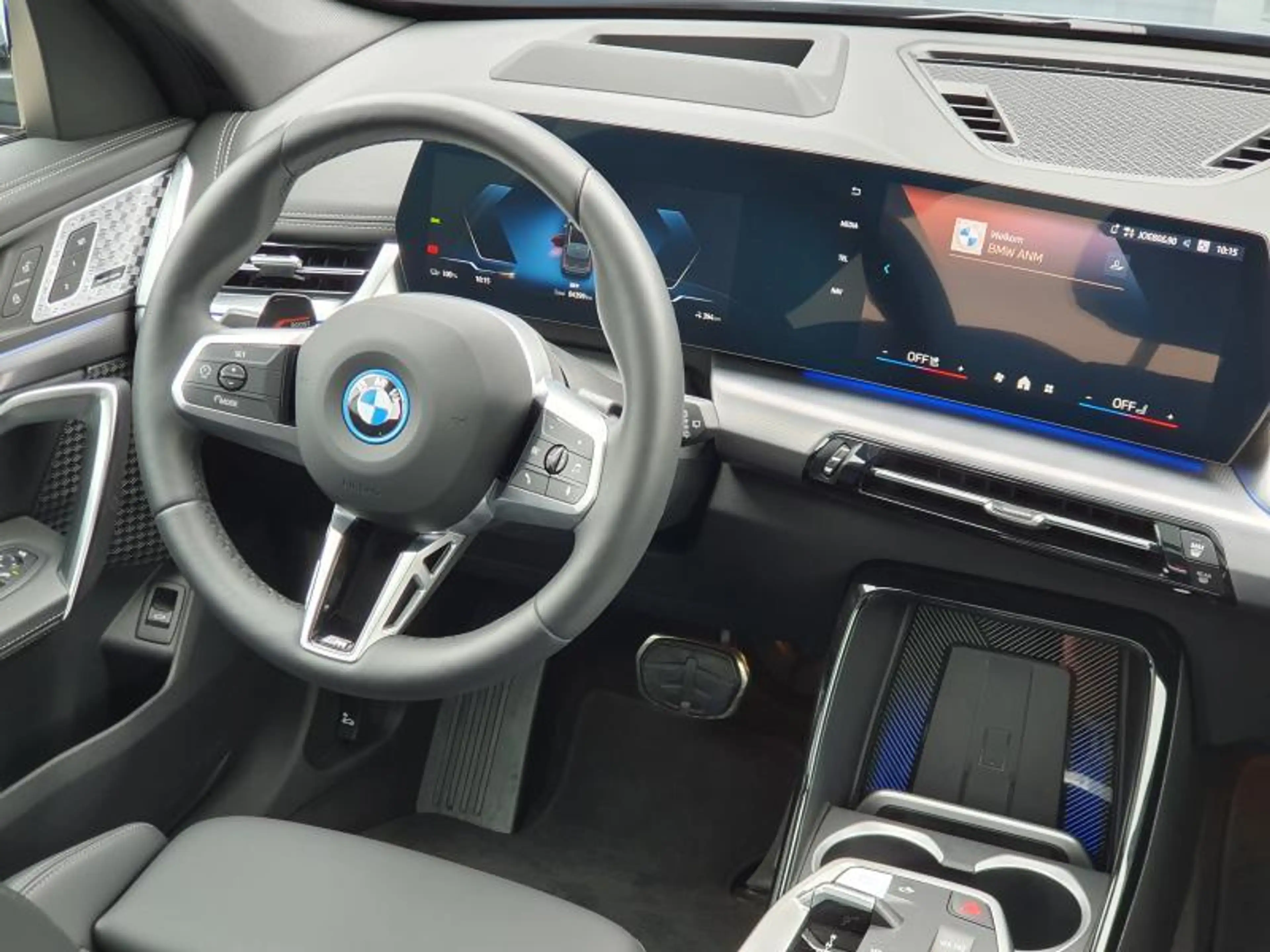 BMW iX1 M SPORT PRO - PANO - HARMAN KARDON - eDrive20 — photo 12