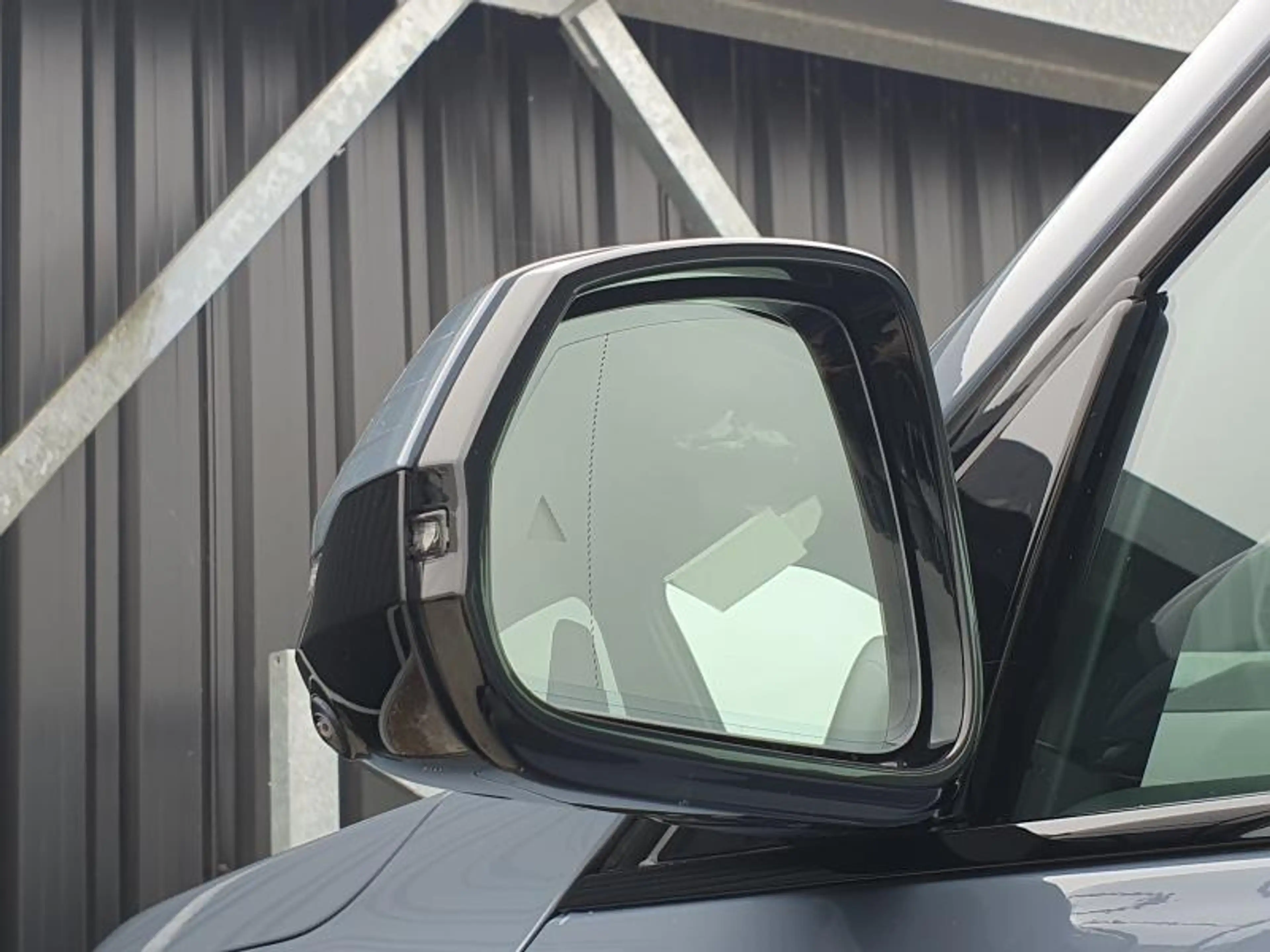 BMW iX1 M SPORT PRO - PANO - HARMAN KARDON - eDrive20 — photo 10