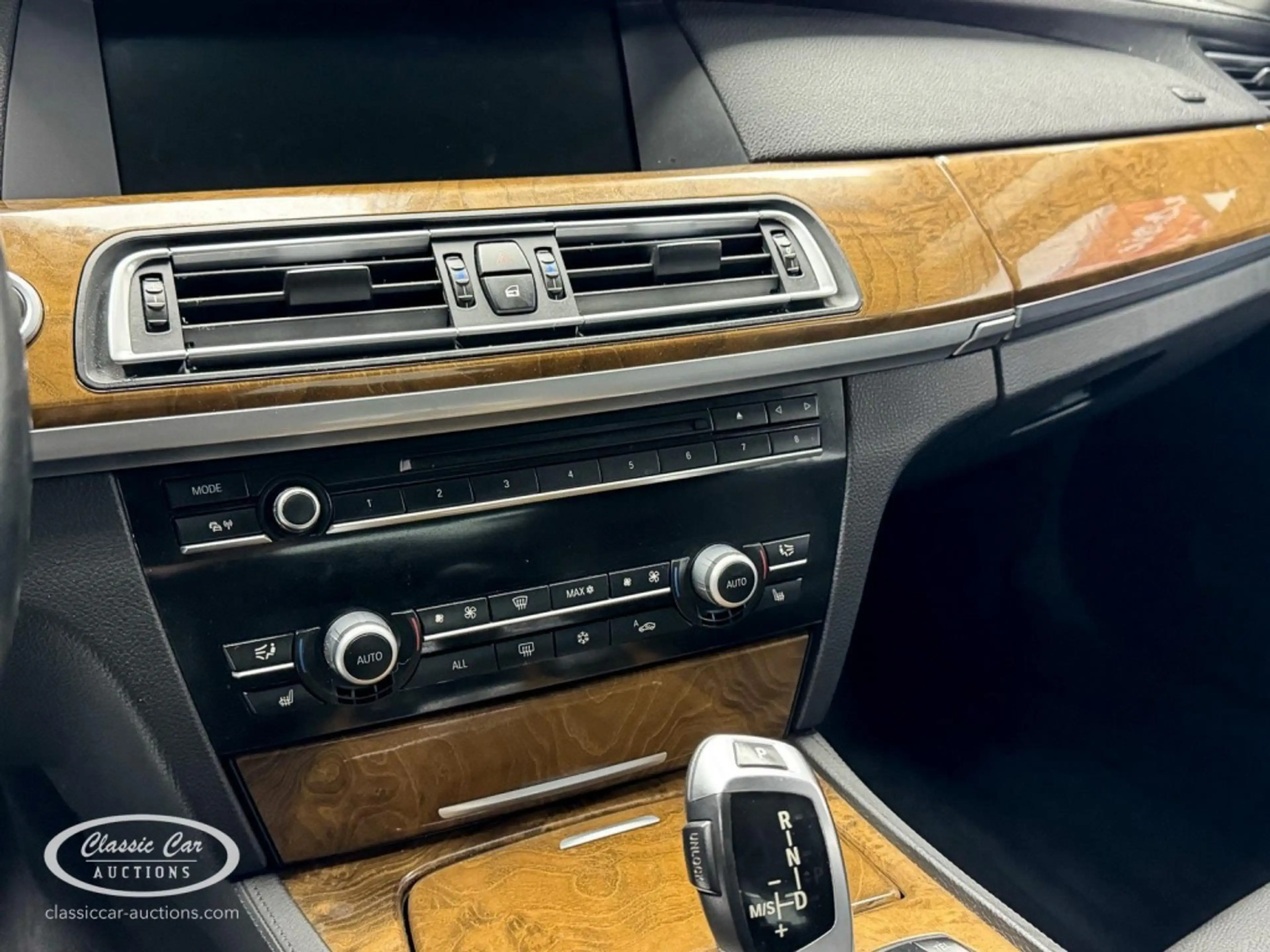 BMW 750 750i High Executive - ONLINE AUCTION — photo 13
