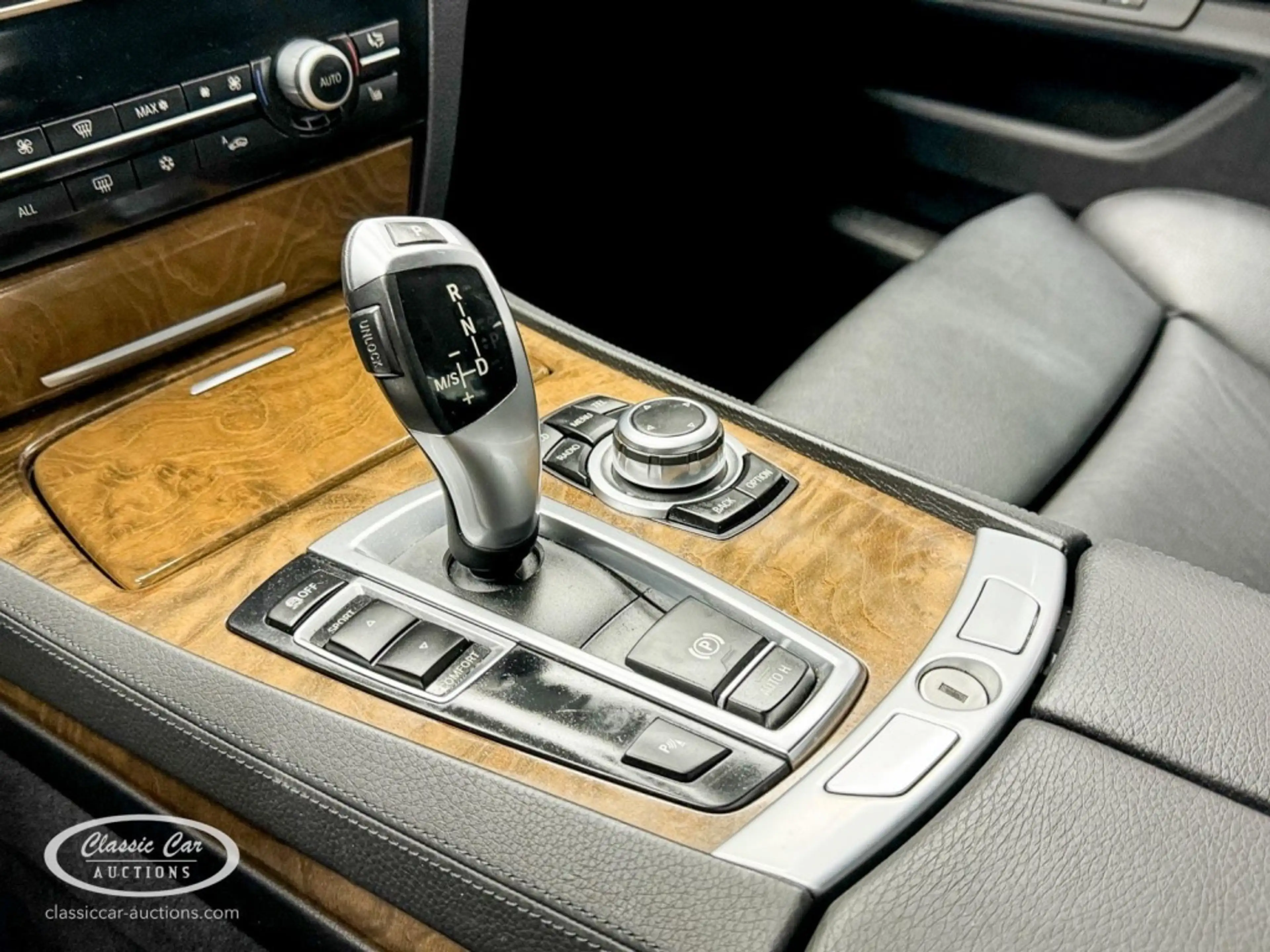 BMW 750 750i High Executive - ONLINE AUCTION — photo 14