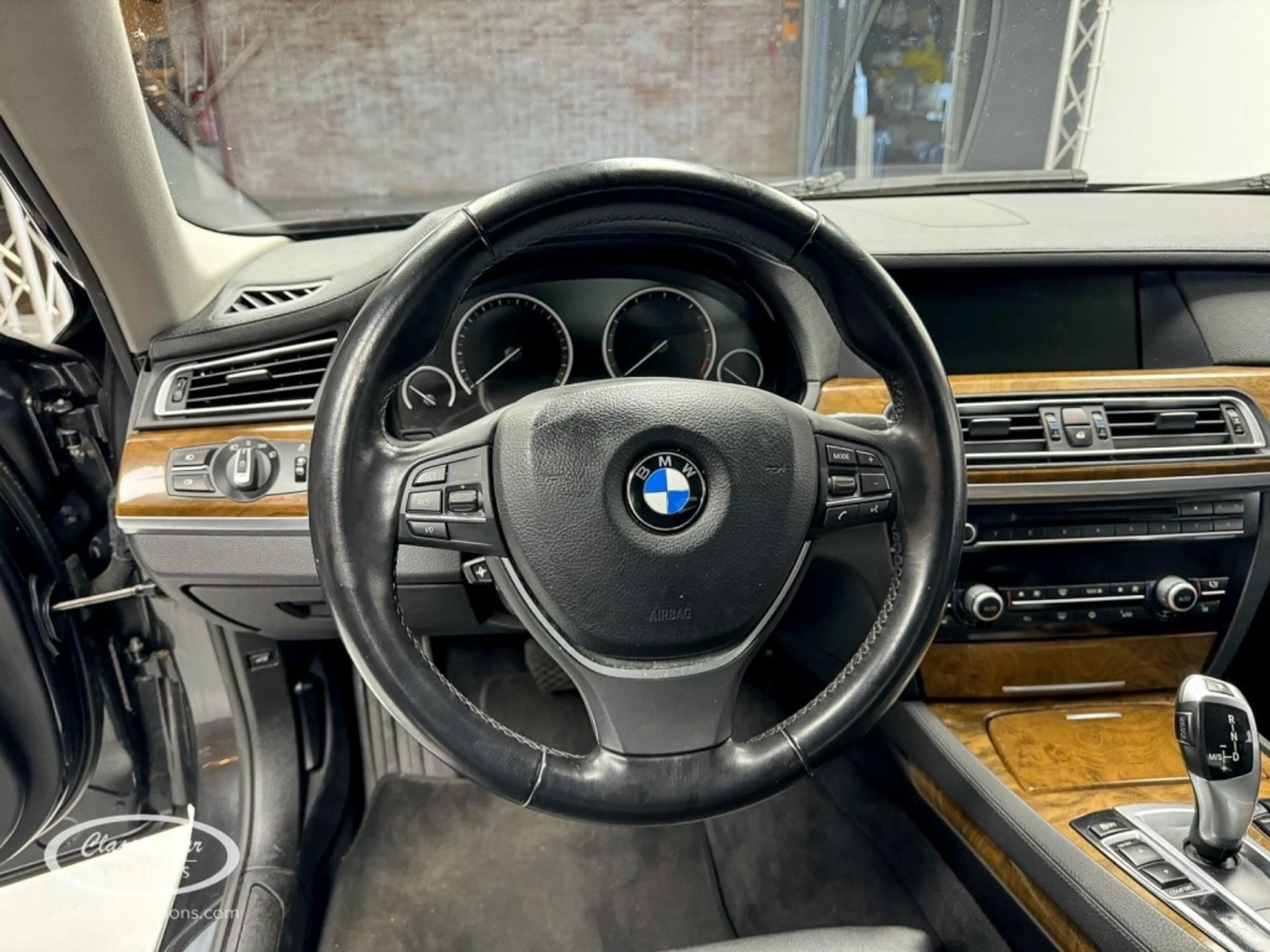 BMW 750 750i High Executive - ONLINE AUCTION — photo 11