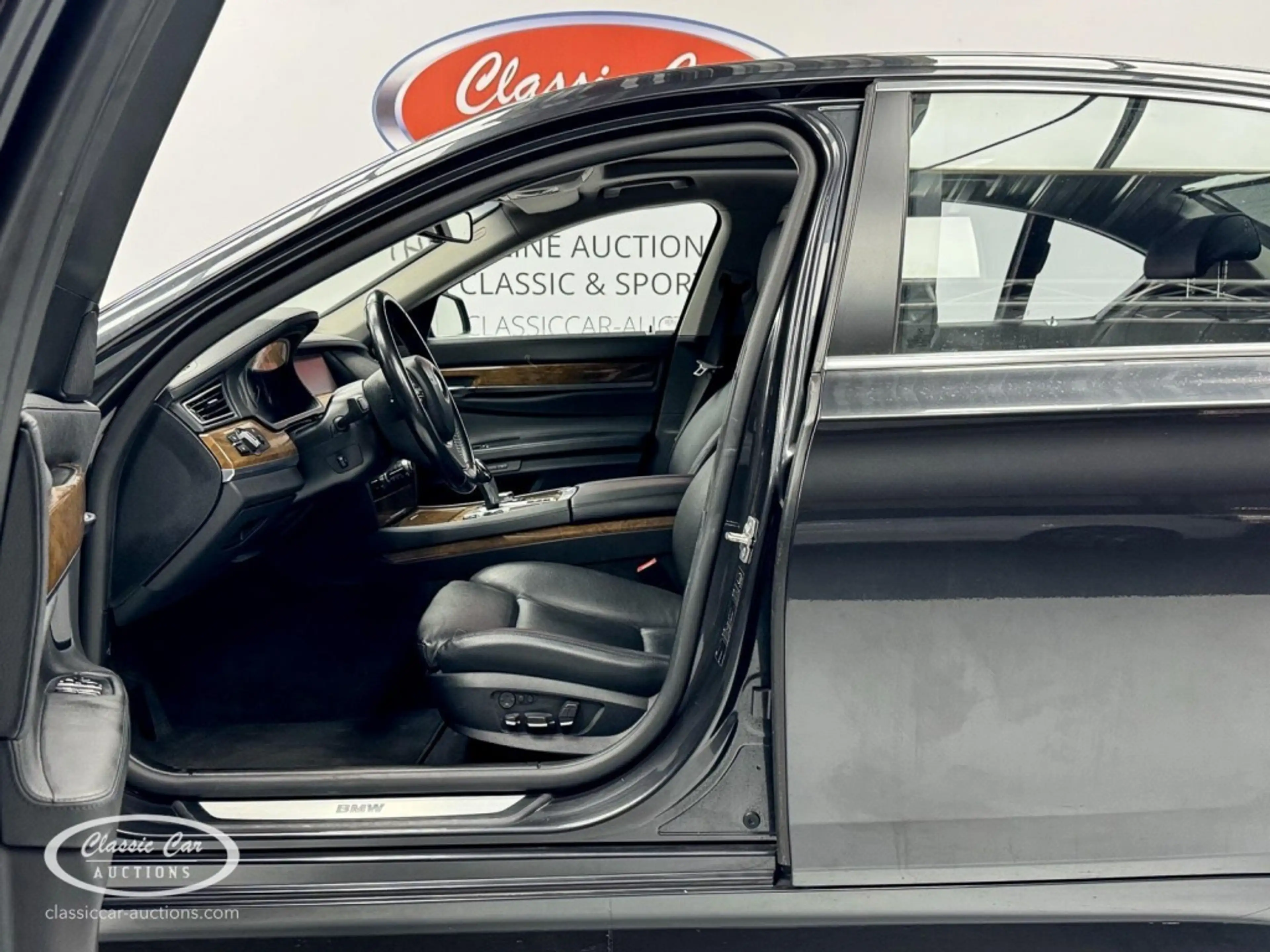 BMW 750 750i High Executive - ONLINE AUCTION — photo 9