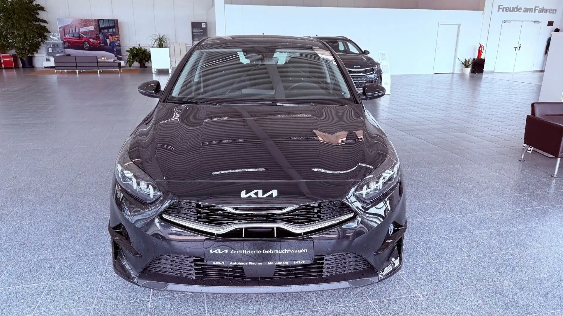 Kia Ceed / cee'd Ceed 1.5 T 140 DCT 7 Spirit, Tech. Schwarz - 2