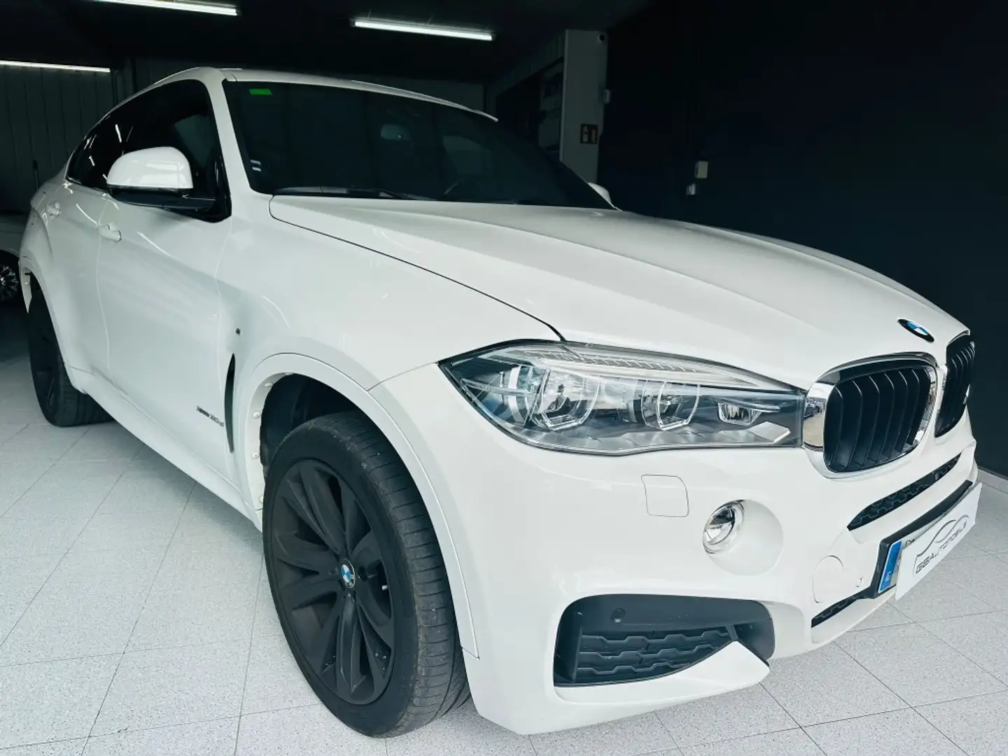 BMW X6 xDrive 30dA Blanc - 1