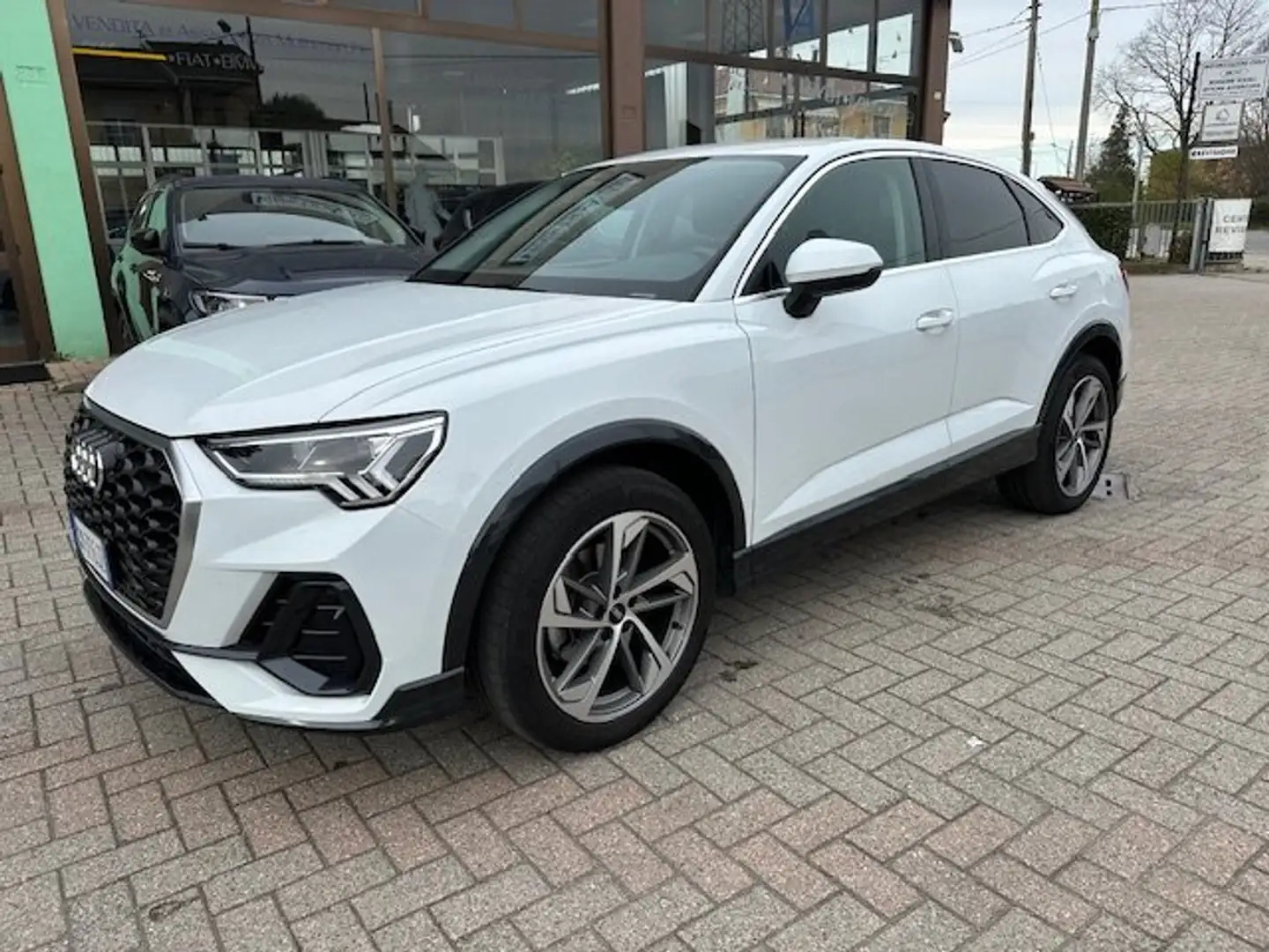 Audi Q3 Q3 I 2019 Sportback Sportback 35 1.5 tfsi S TRONIC Blanc - 1