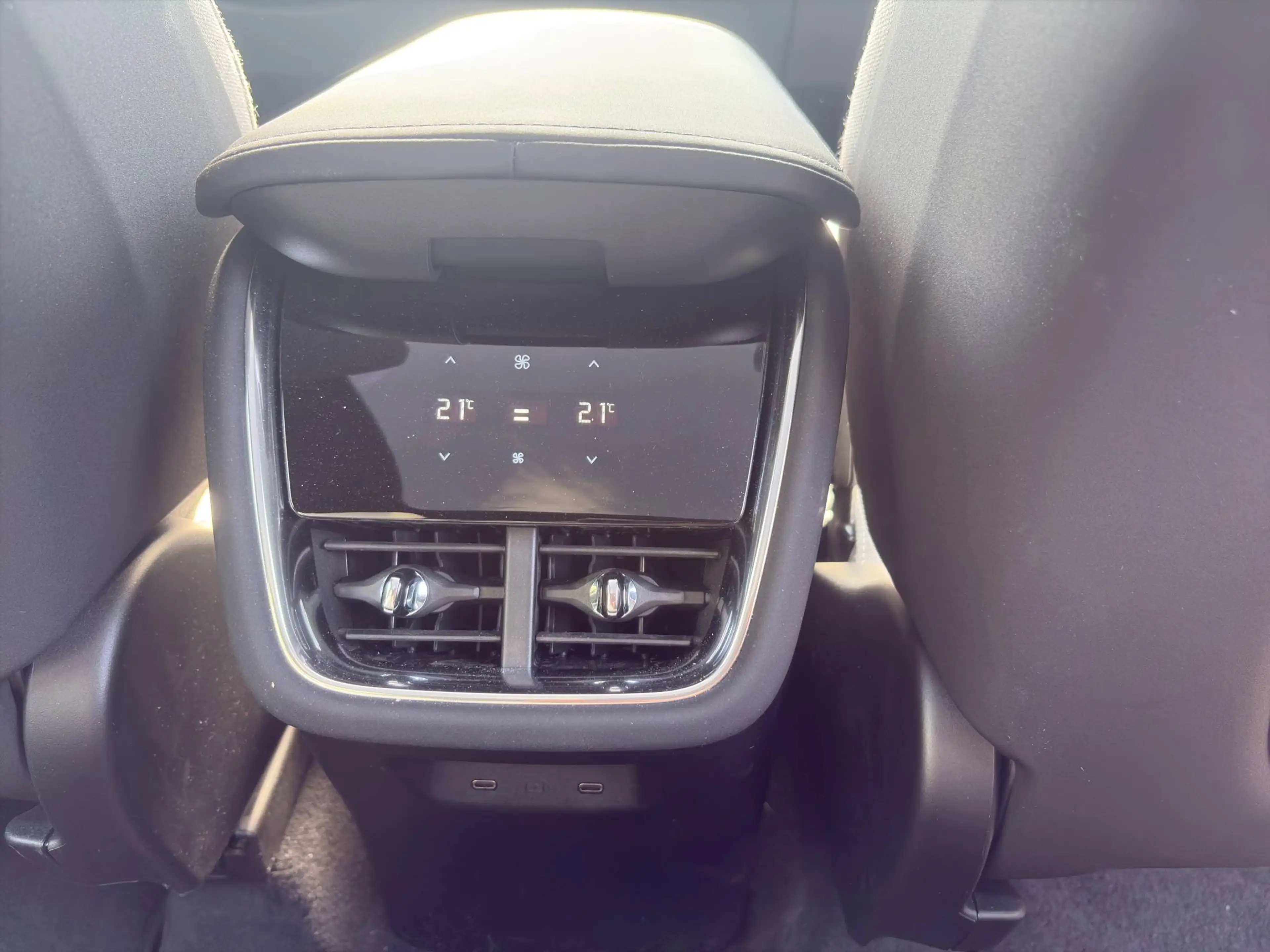 Volvo EX90 Ultra Twin Motor AWD 7-Sitzer — photo 12