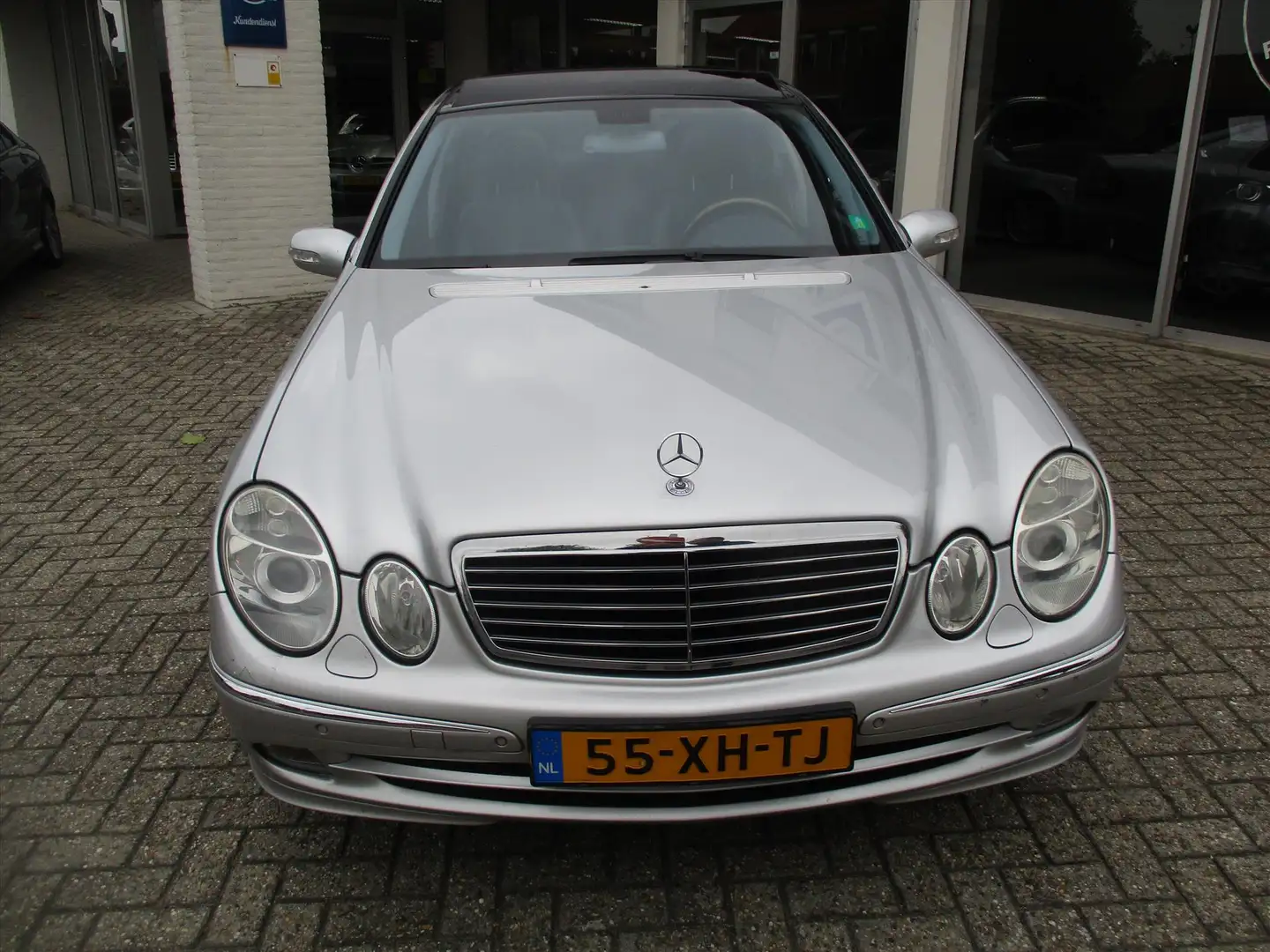 Mercedes-Benz E 320 3.0 CDI E320 SEDAN AUT Avantgarde / 1E EIG Grijs - 2