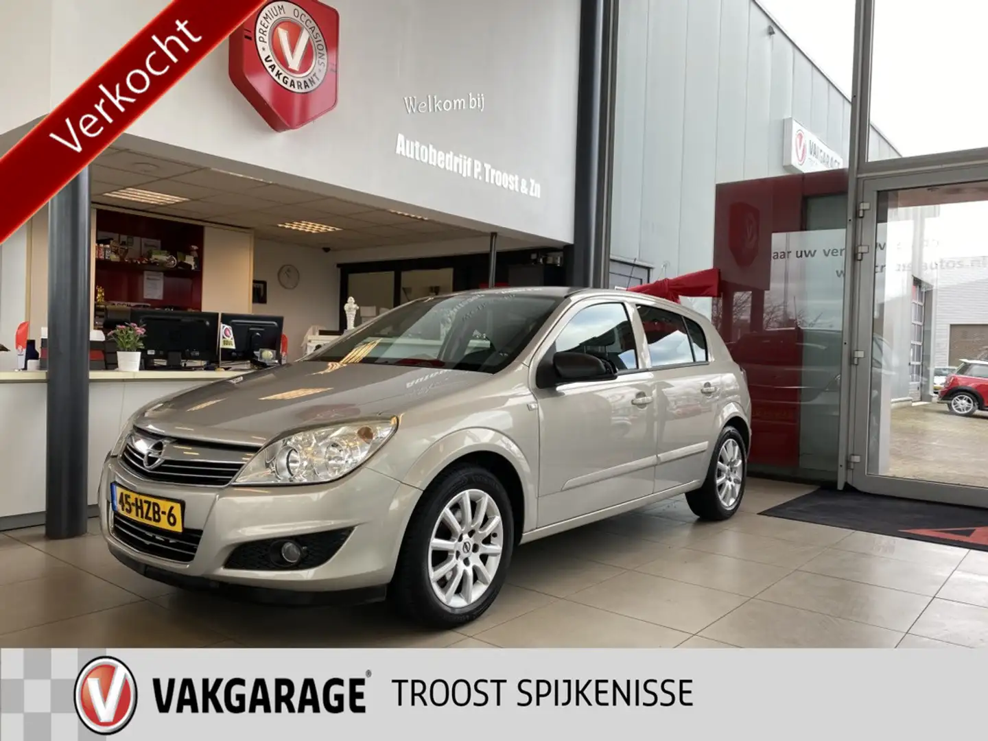 Opel Astra 1.6 Temptation,Navigatie,Airco&Cruisecontrol,Achte Gris - 1