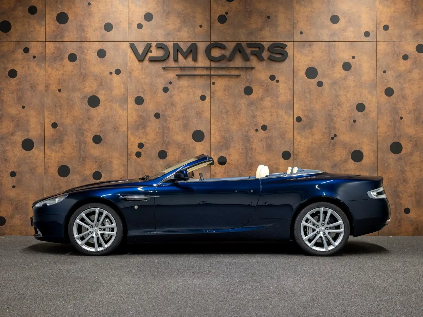 Aston Martin DB9 Volante 6.0 Touchtronic Blau - 2