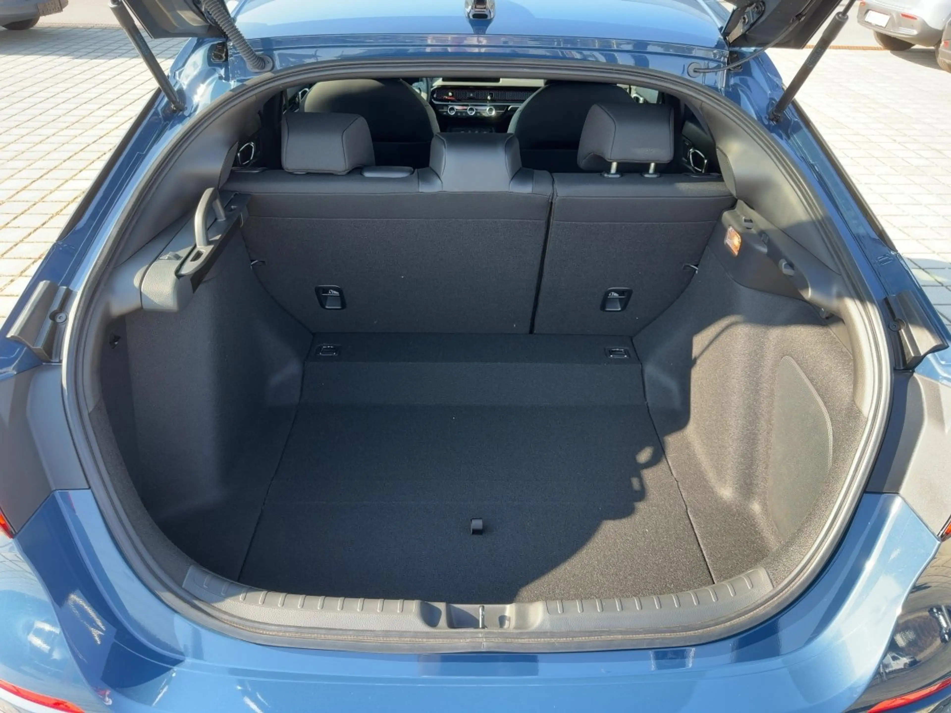 Honda Civic e:HEV 2.0 Sport Fahrassis. Facelift — photo 9