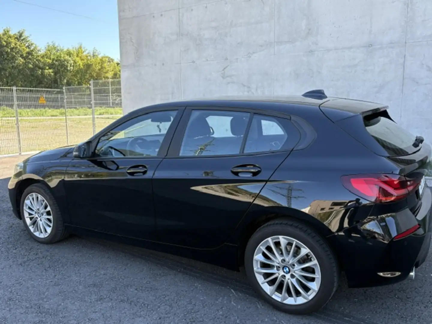 BMW 116 116i Aut. Schwarz - 2