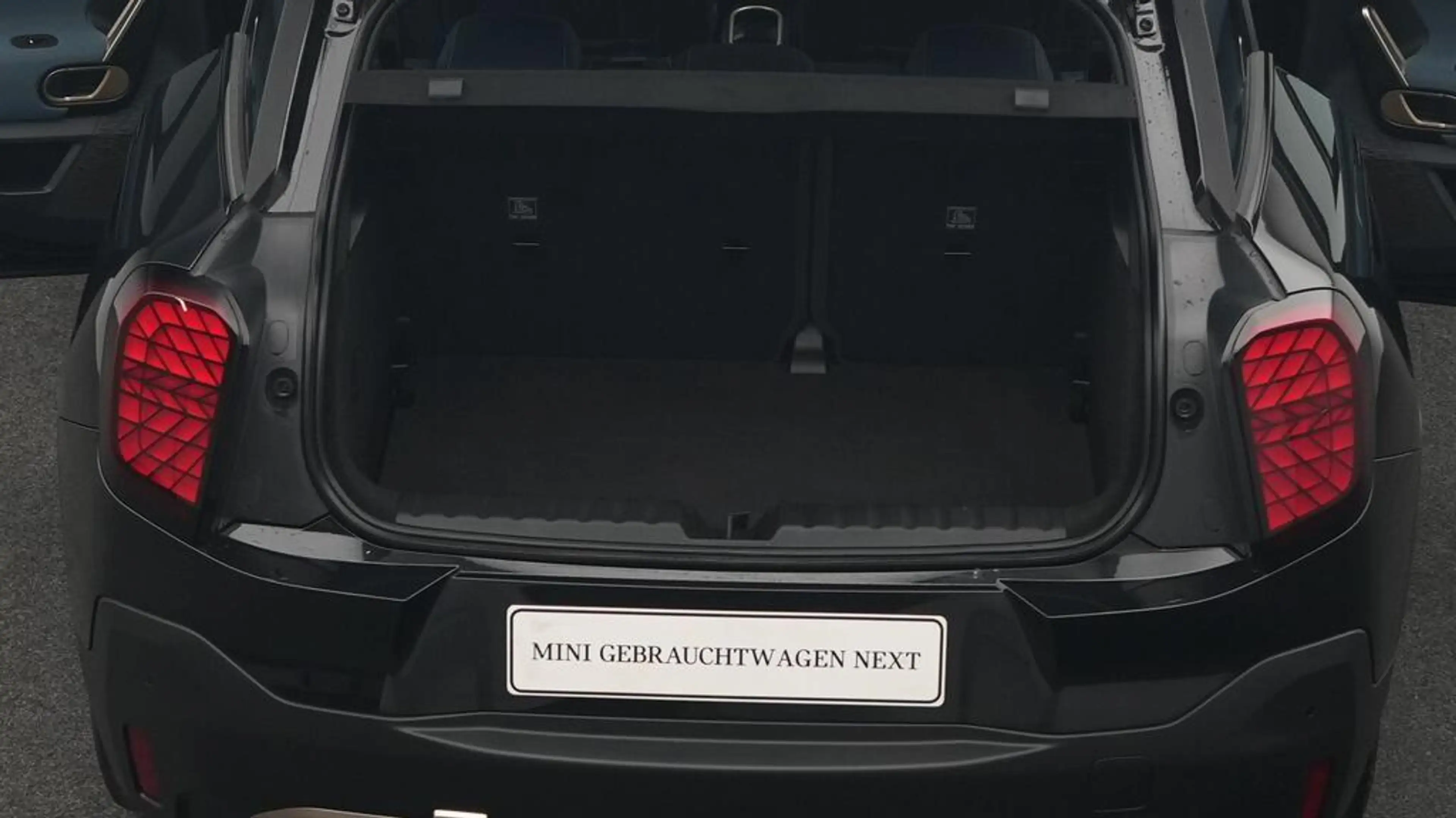 MINI Aceman Favoured Trim — photo 24