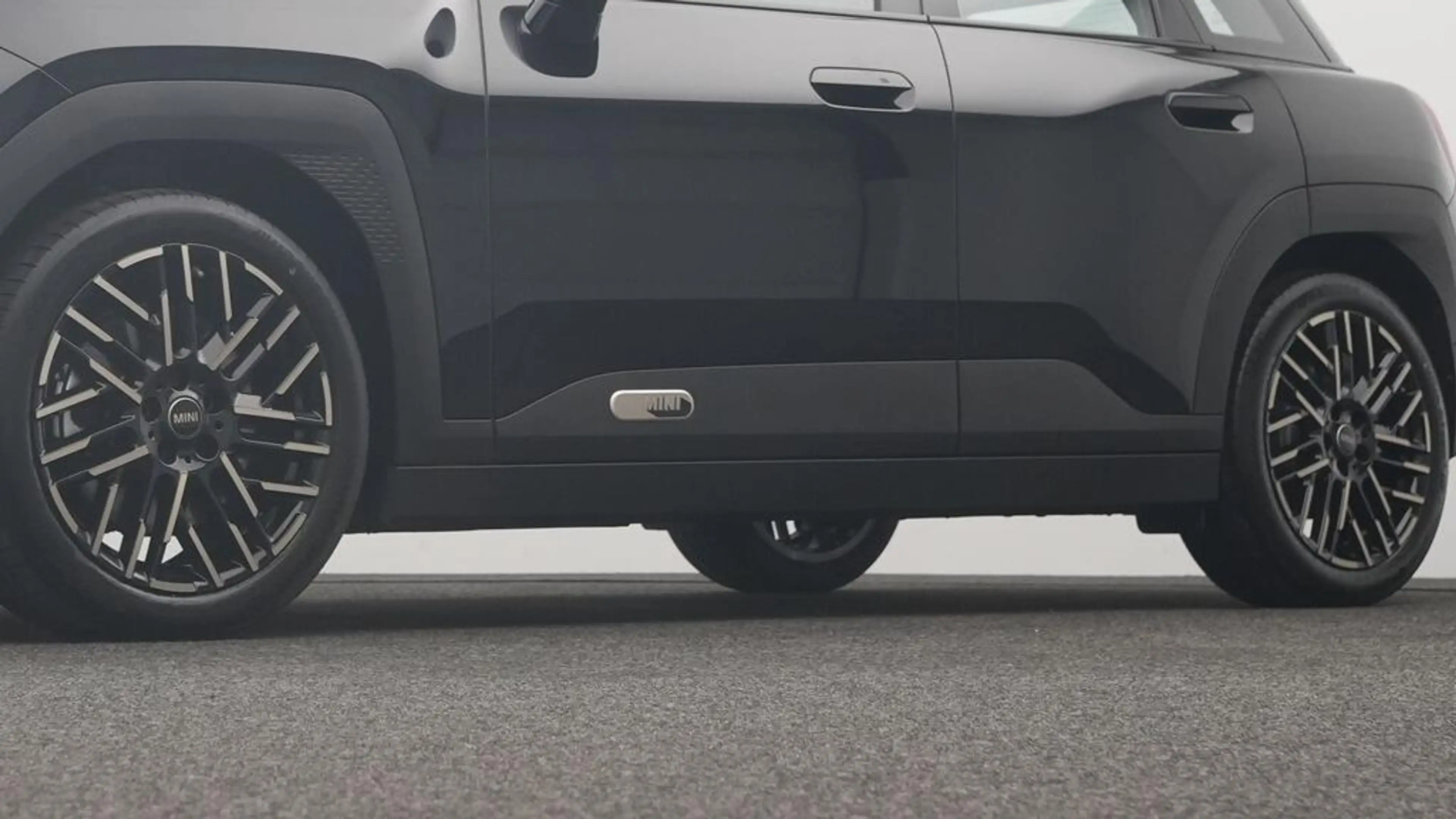 MINI Aceman Favoured Trim — photo 18