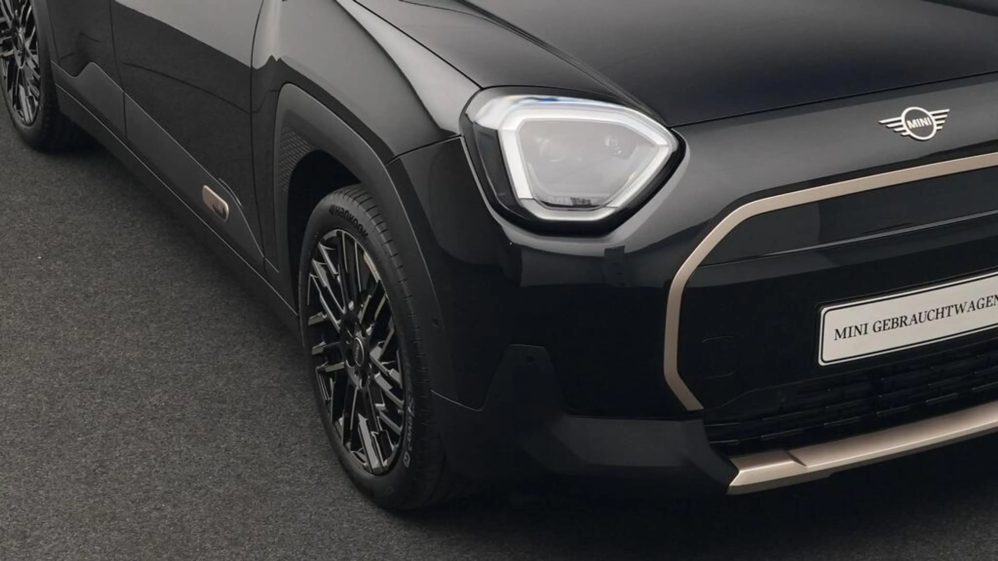 MINI Aceman Favoured Trim — photo 17