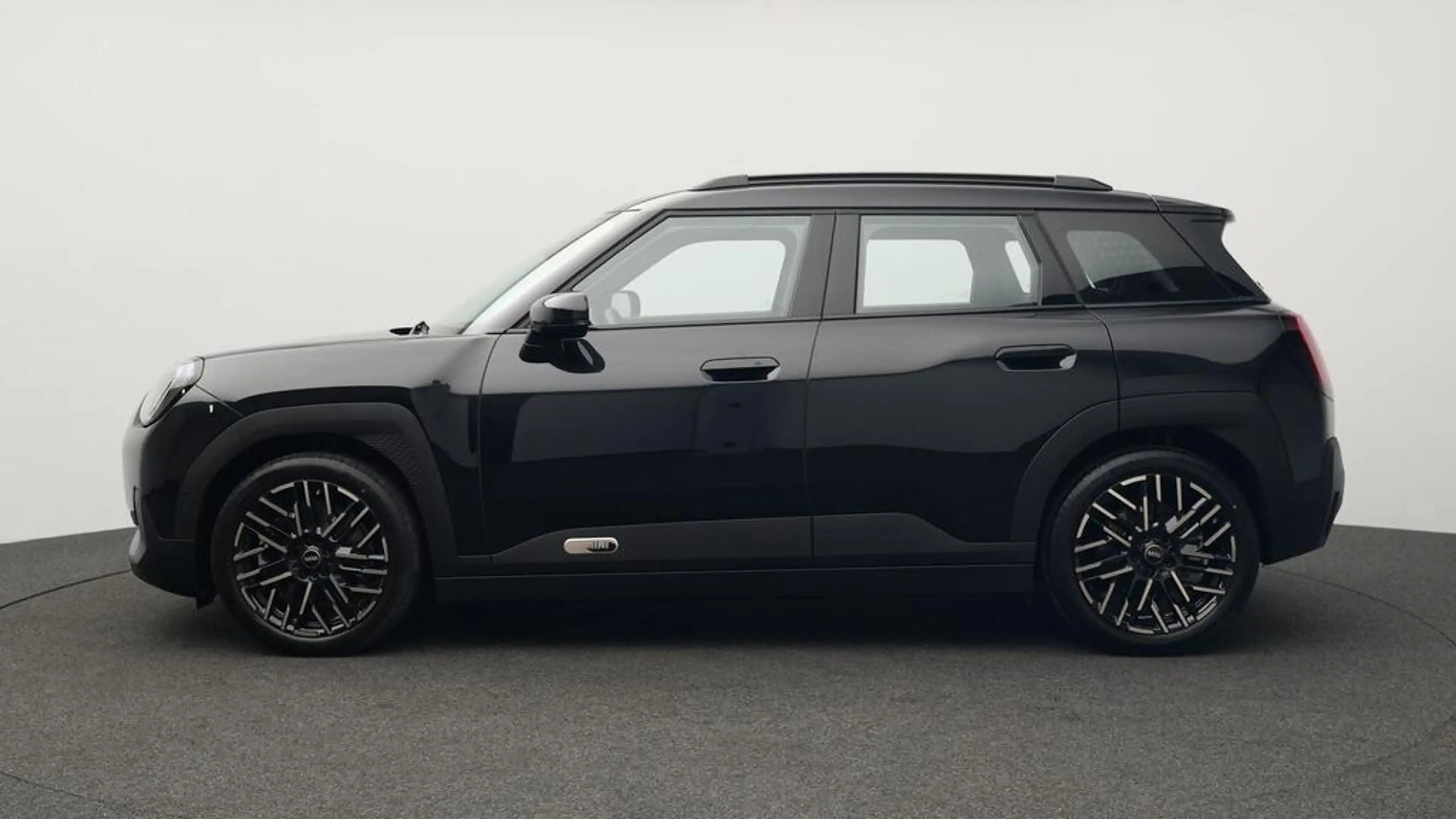 MINI Aceman Favoured Trim — photo 3
