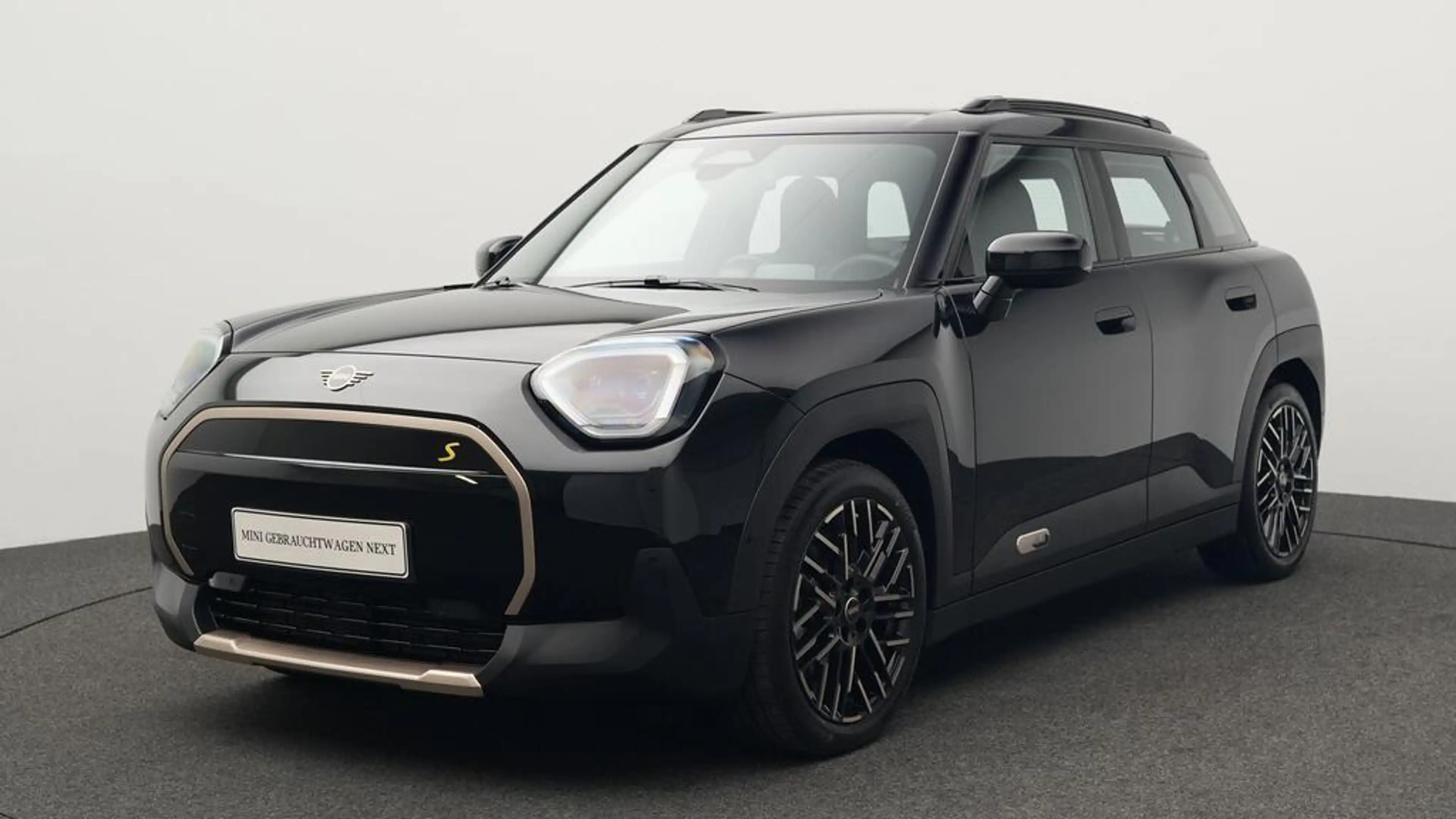 MINI Aceman Favoured Trim