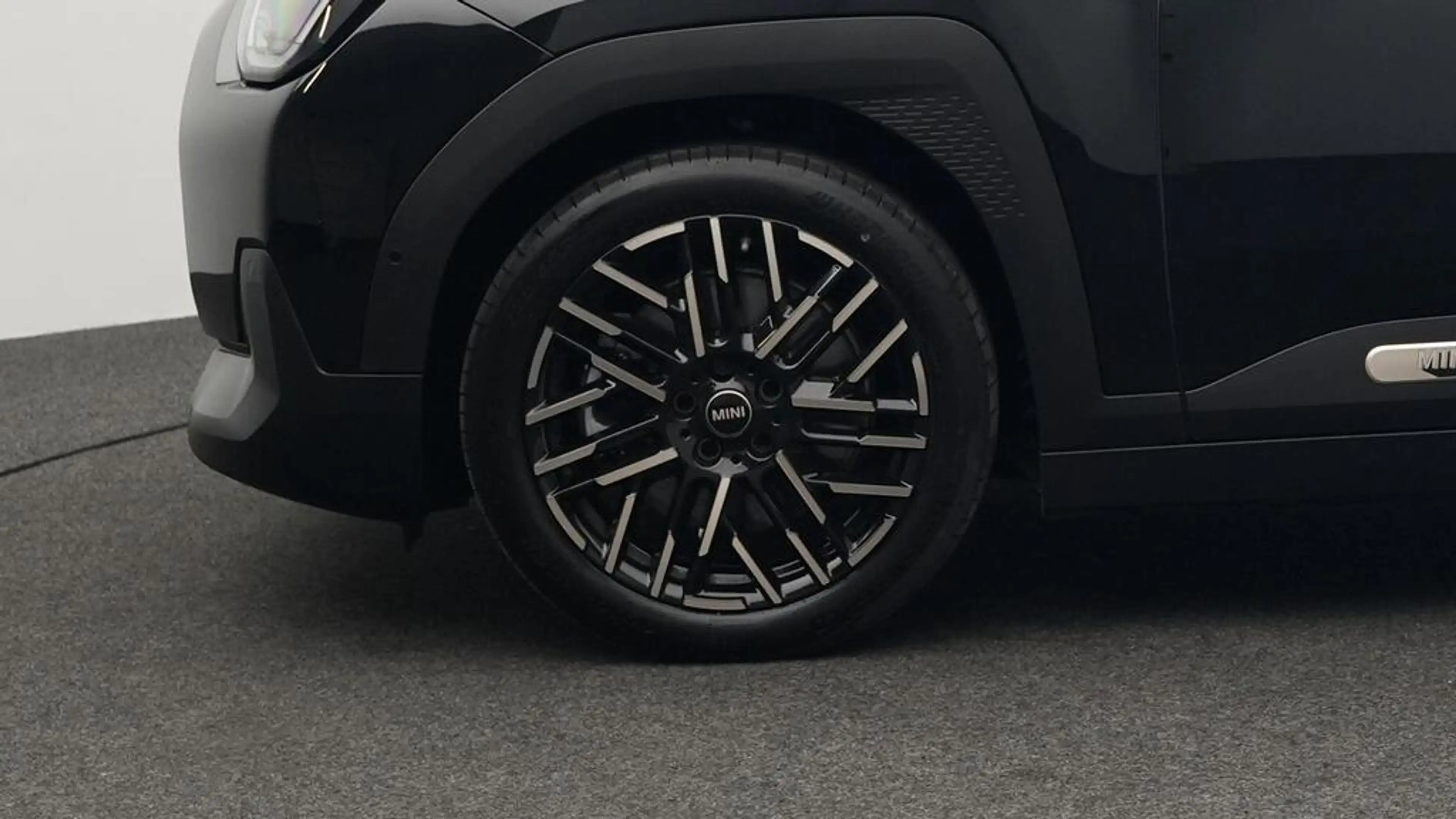 MINI Aceman Favoured Trim — photo 12