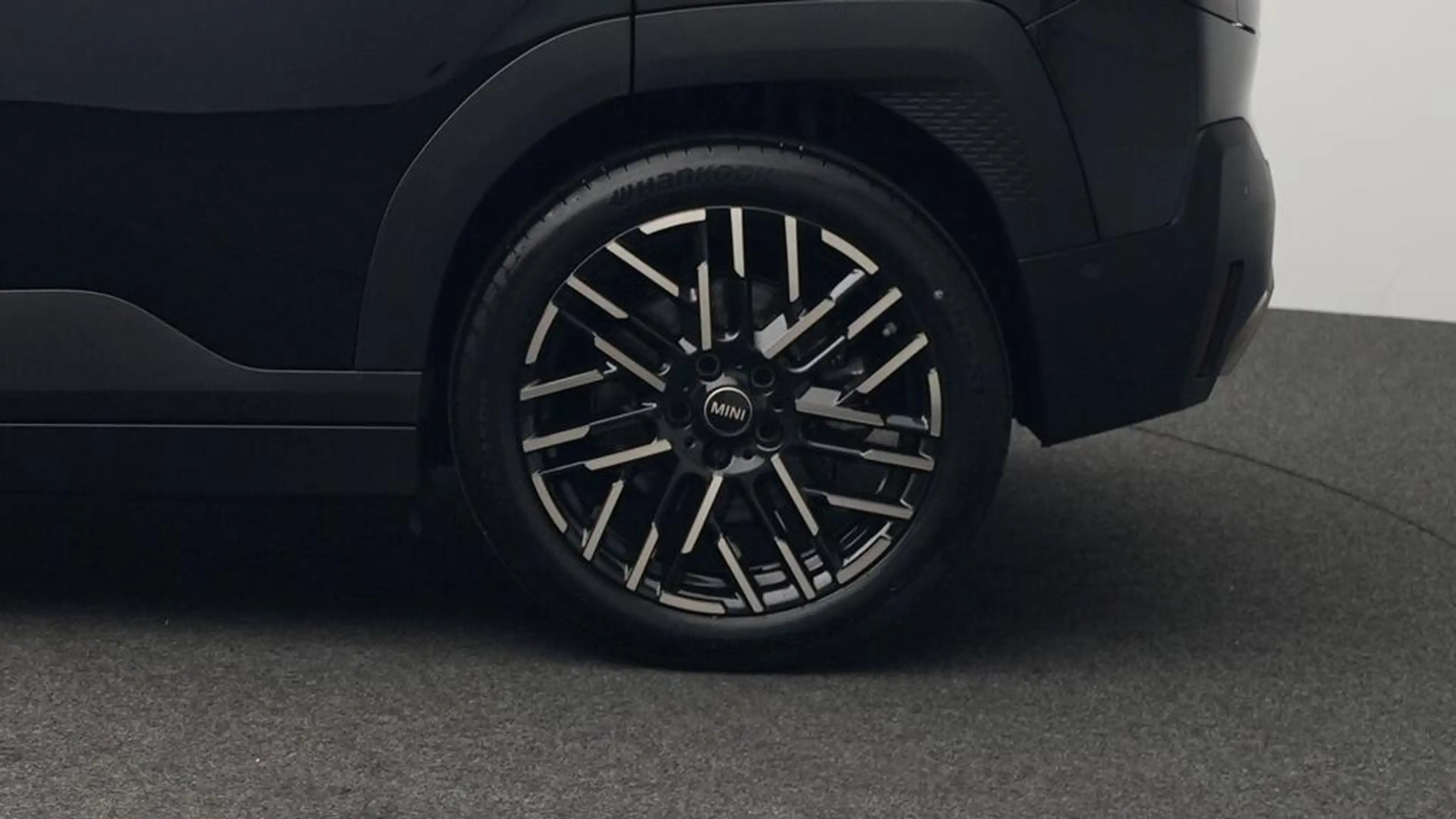 MINI Aceman Favoured Trim — photo 9