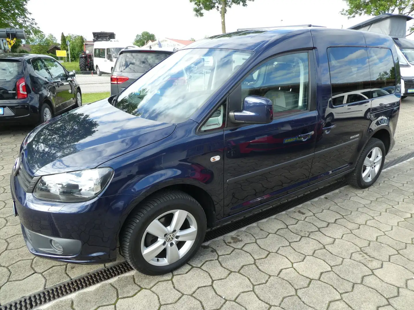 Volkswagen Caddy Soccer TDI DSG NAVI+SHZ+TEMPOM+PDC Bleu - 2