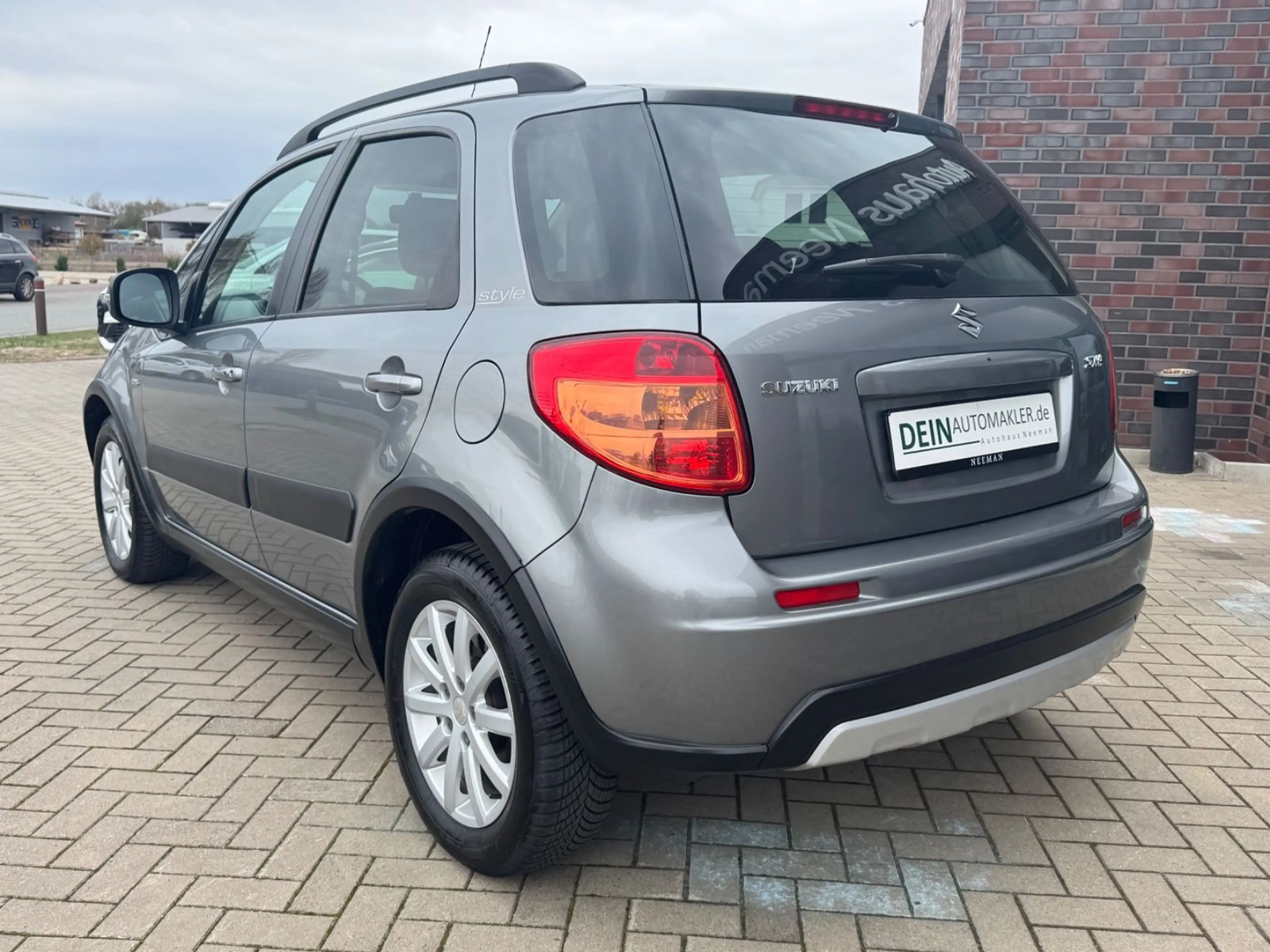 Suzuki SX4 Style *Navi*Klima*2te Hand*Top Zustand* — photo 3